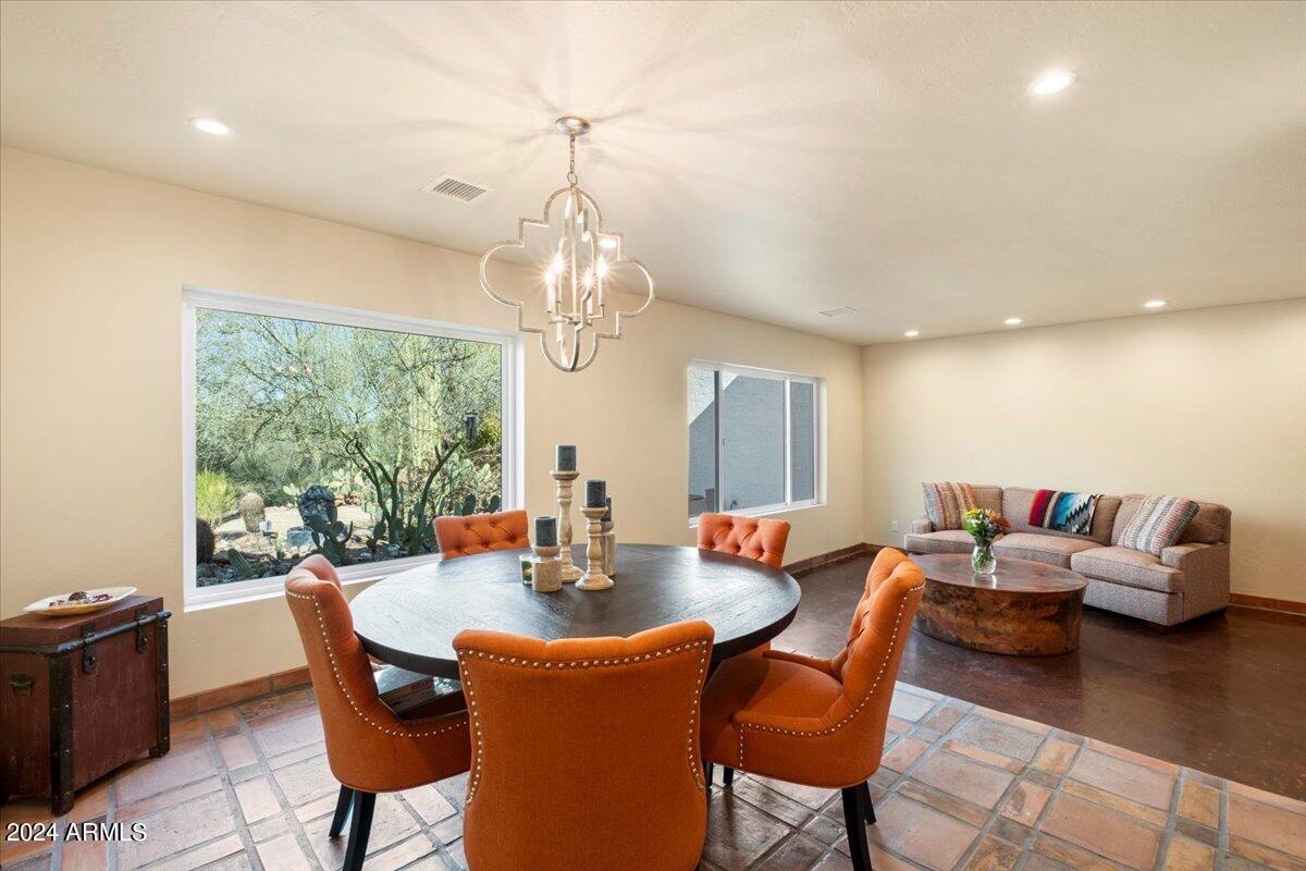8642 N Cardinal Drive