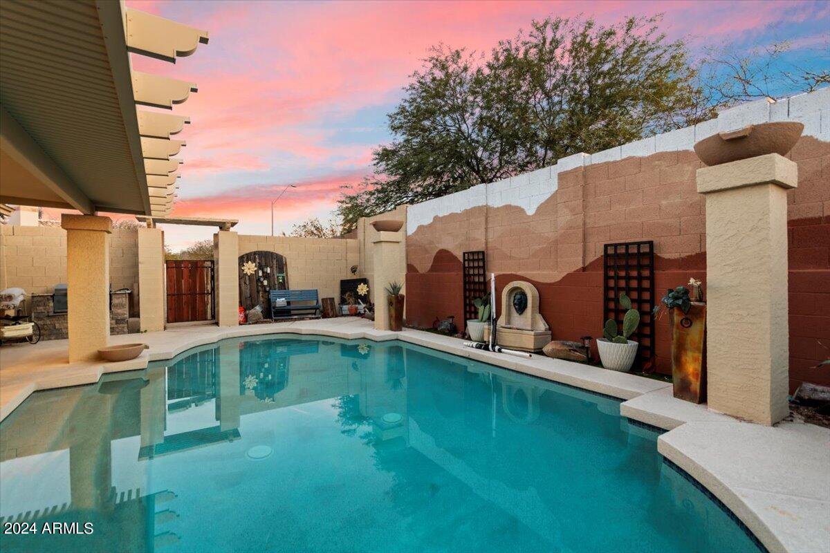 1461 E RENEE Drive