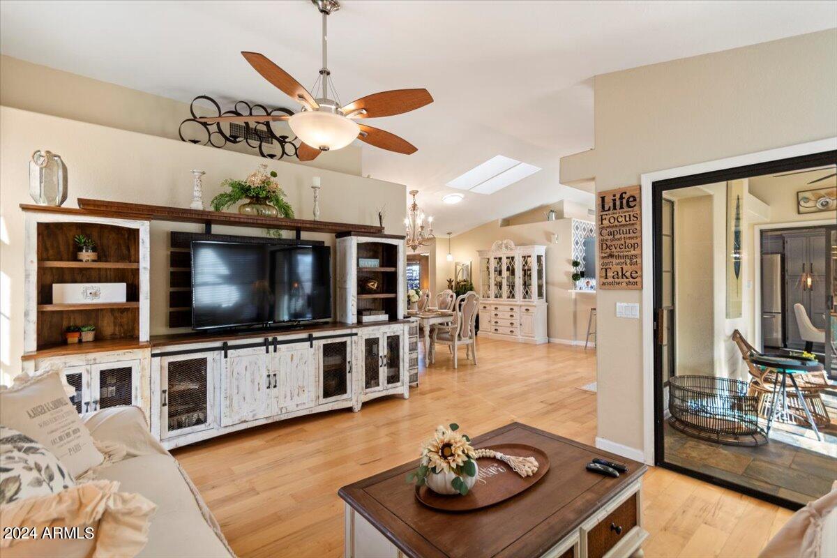 1461 E RENEE Drive