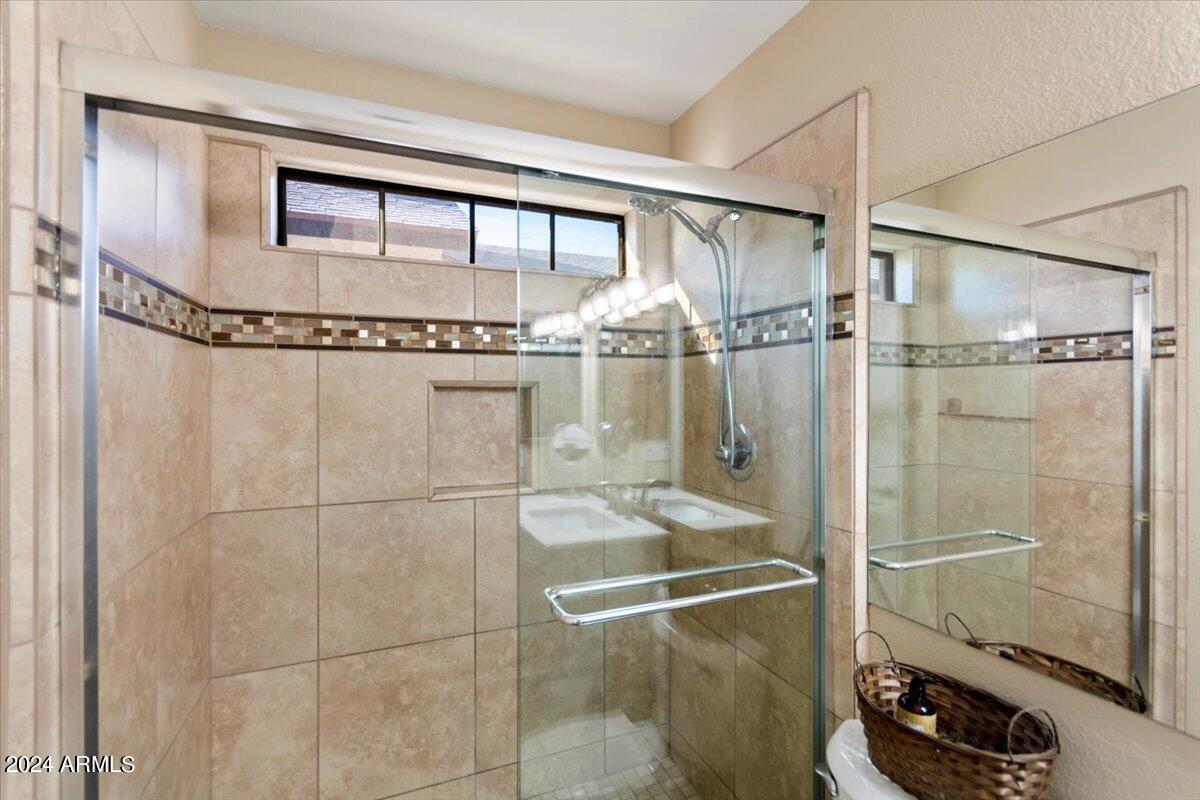 1461 E RENEE Drive