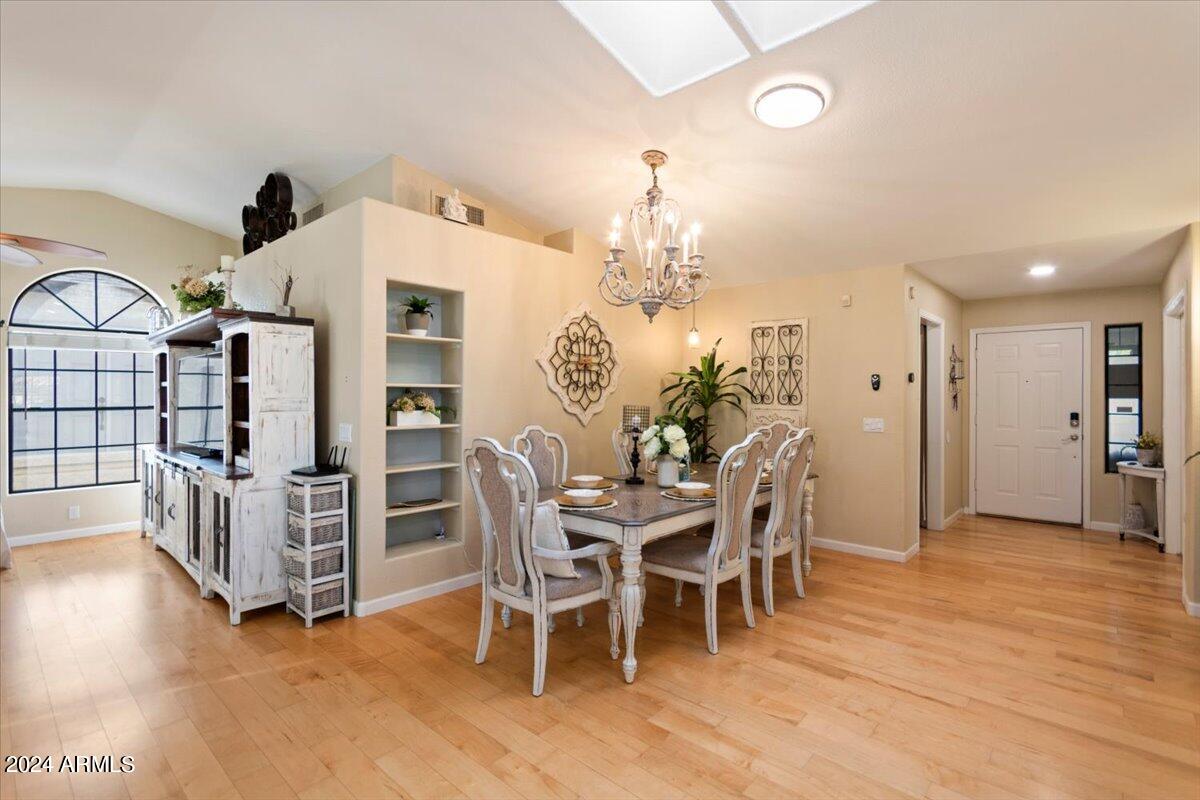 1461 E RENEE Drive