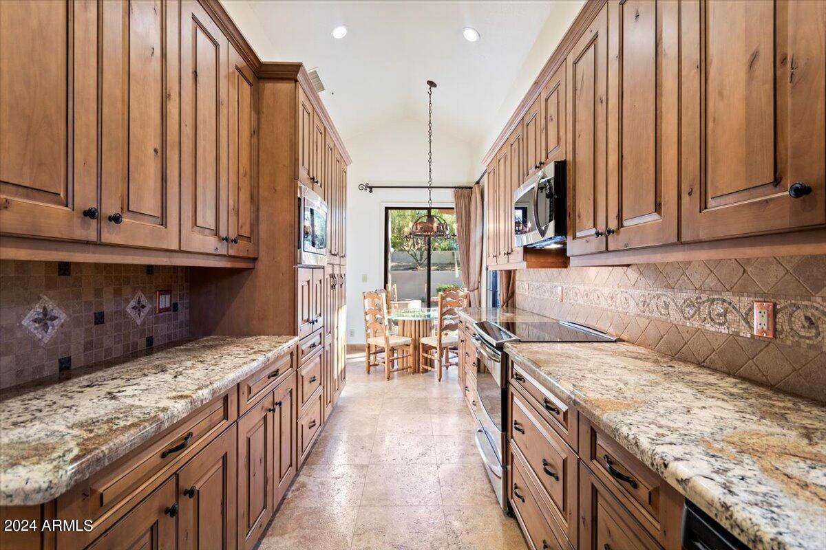 25150 N WINDY WALK Drive # 6