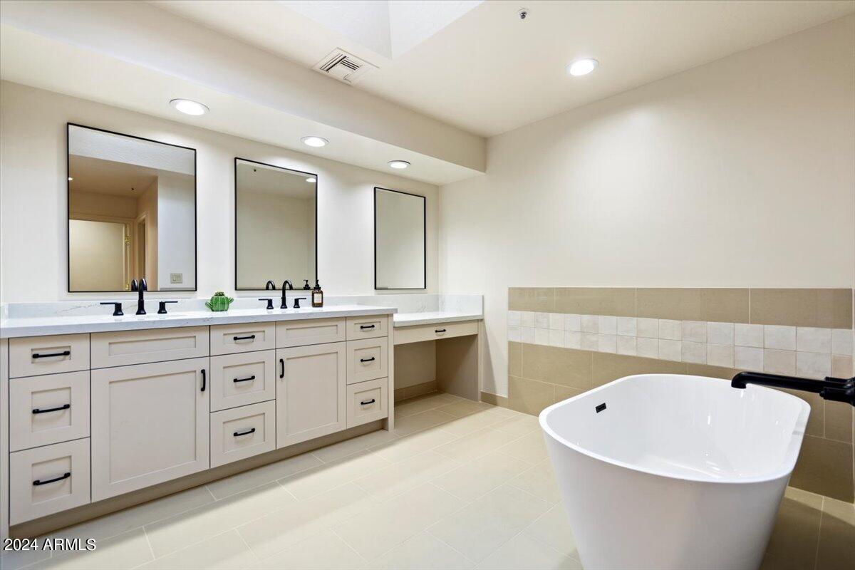 25150 N WINDY WALK Drive # 6