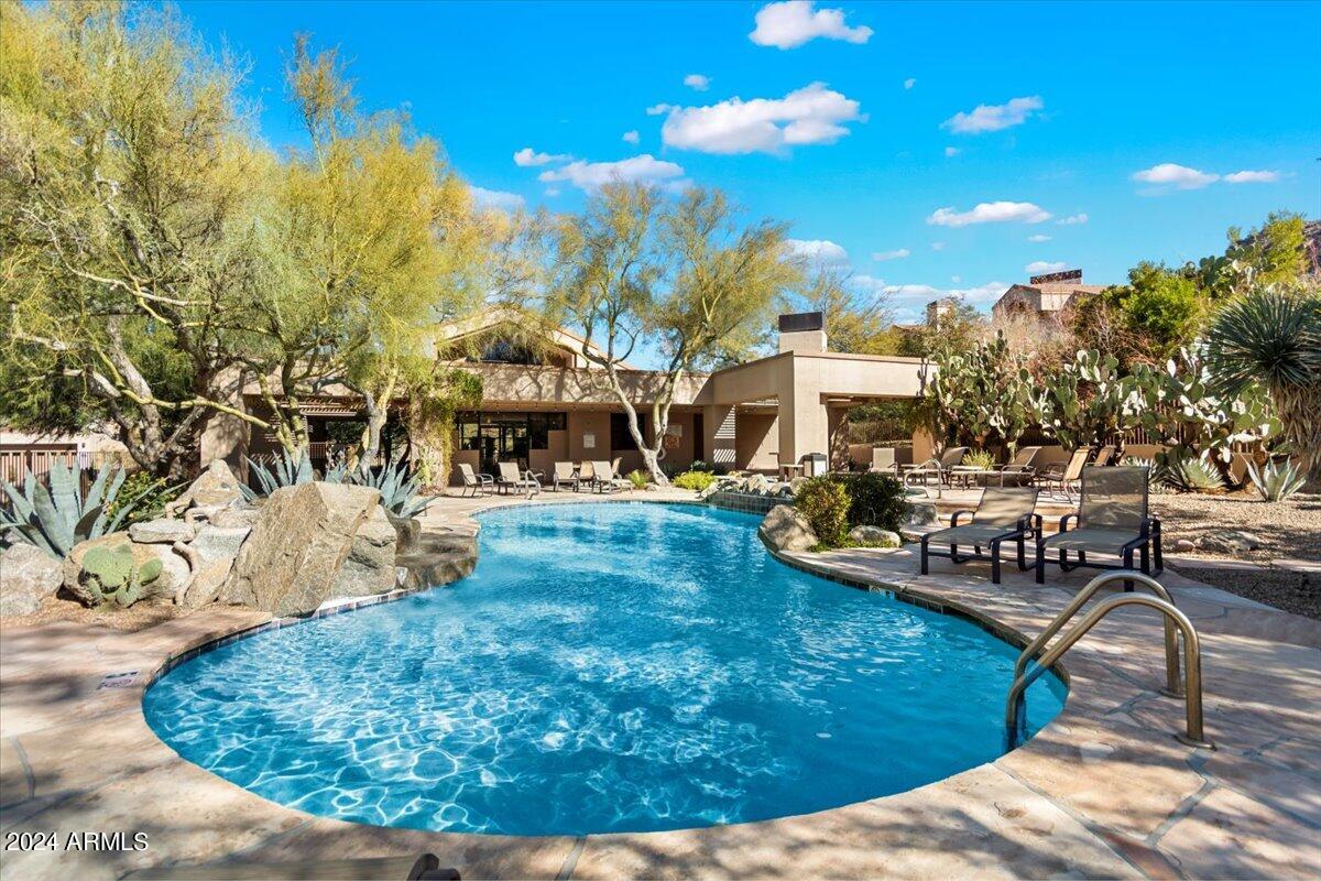 25150 N WINDY WALK Drive # 6