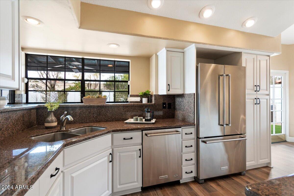 5406 E PIPING ROCK Road