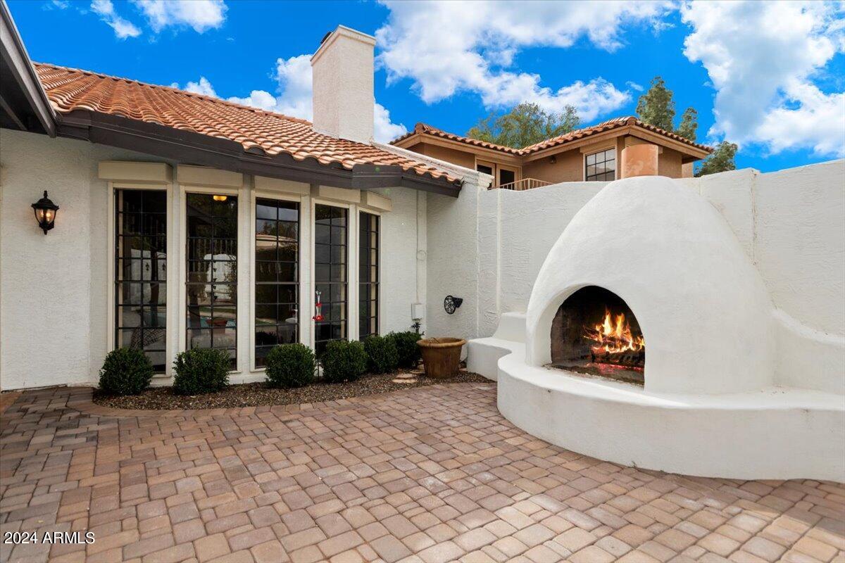 5406 E PIPING ROCK Road