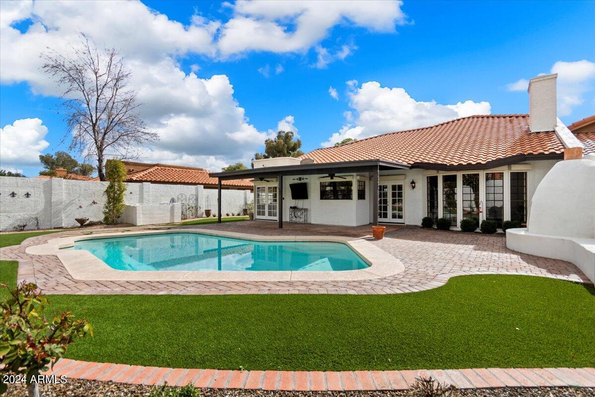 5406 E PIPING ROCK Road