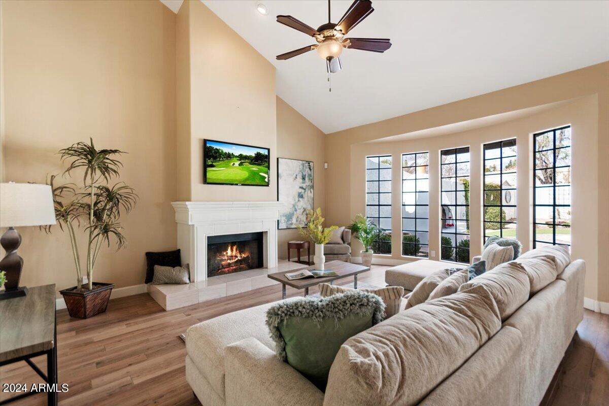 5406 E PIPING ROCK Road