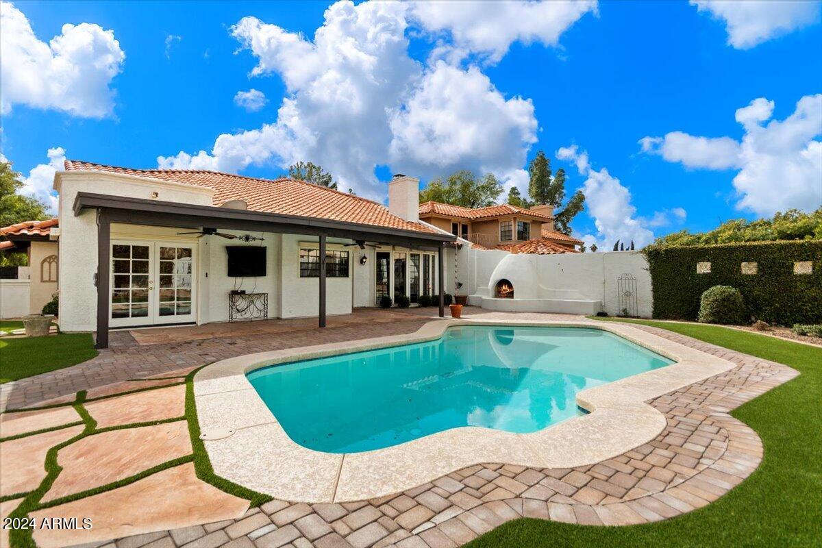5406 E PIPING ROCK Road