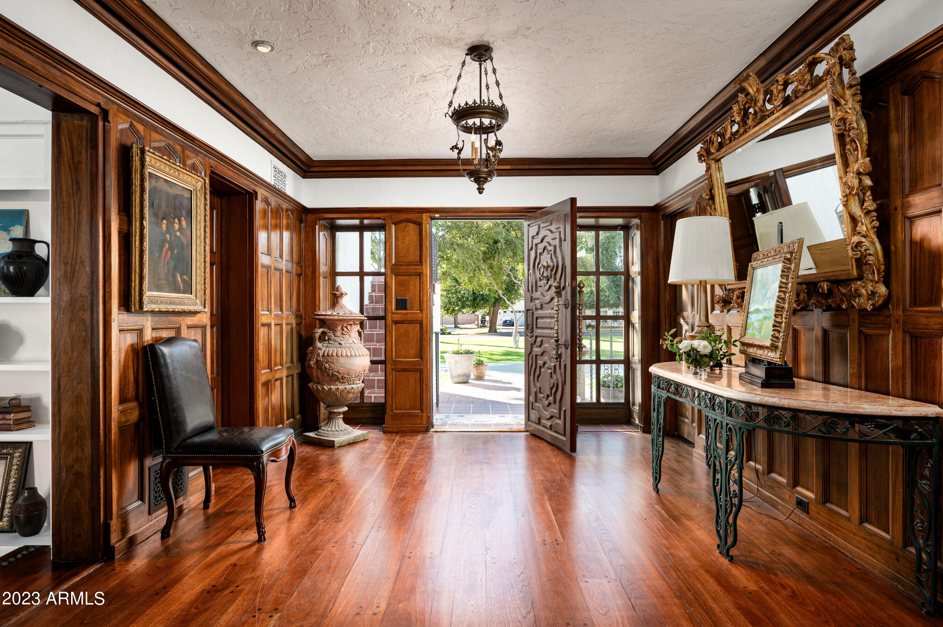 85 N Country Club Drive