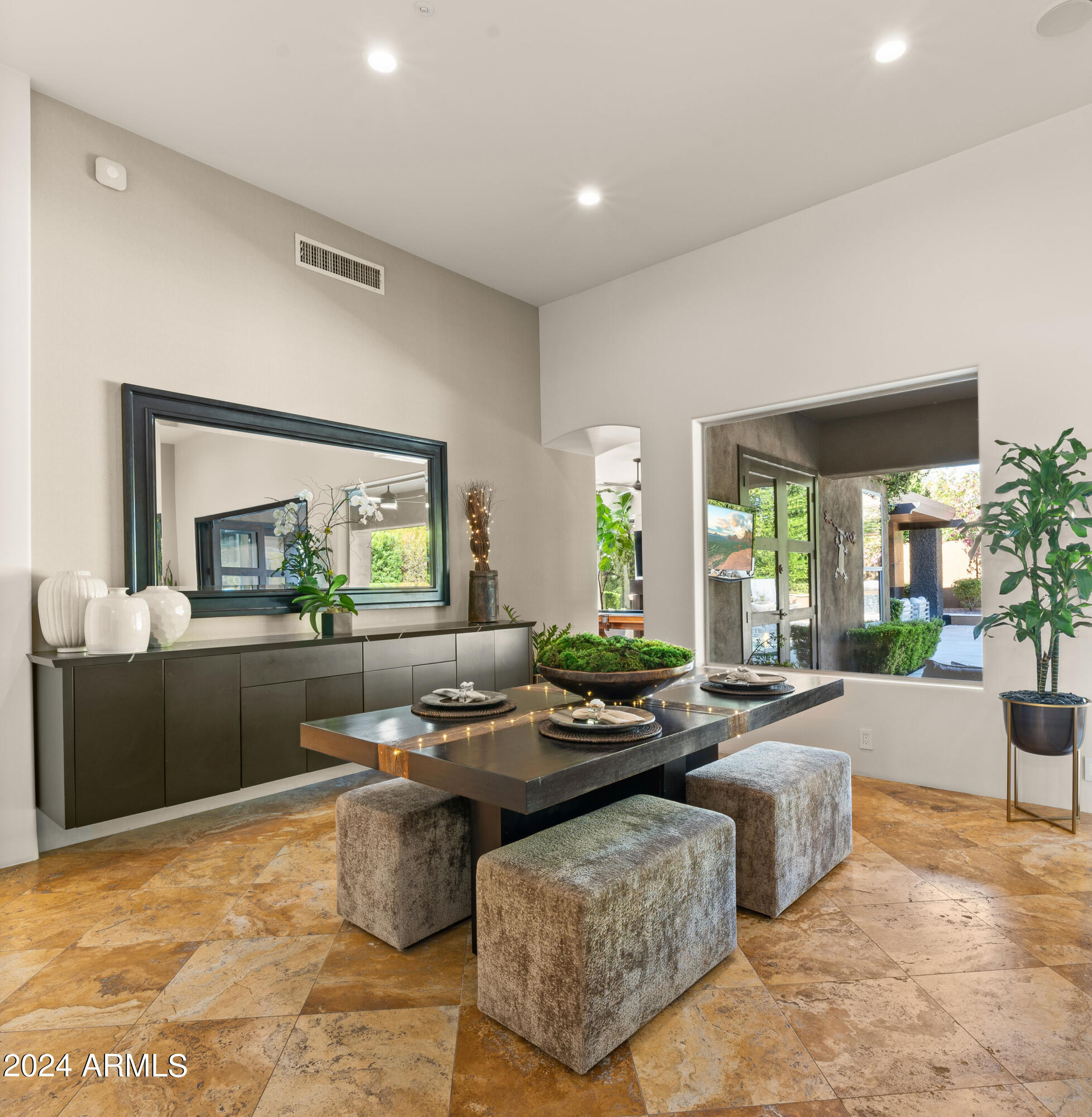 8942 E CALLE DE LAS BRISAS --