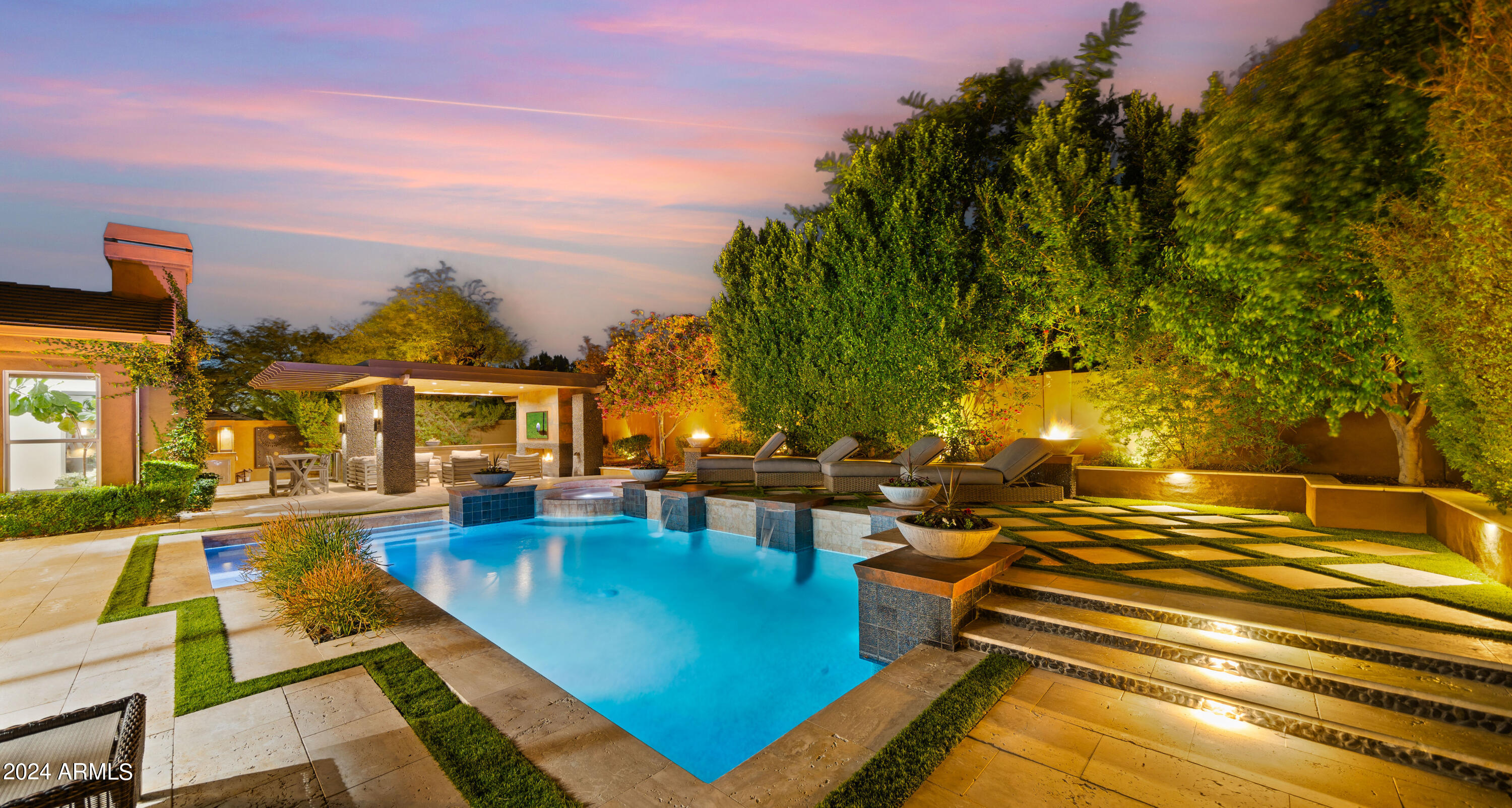 8942 E CALLE DE LAS BRISAS --