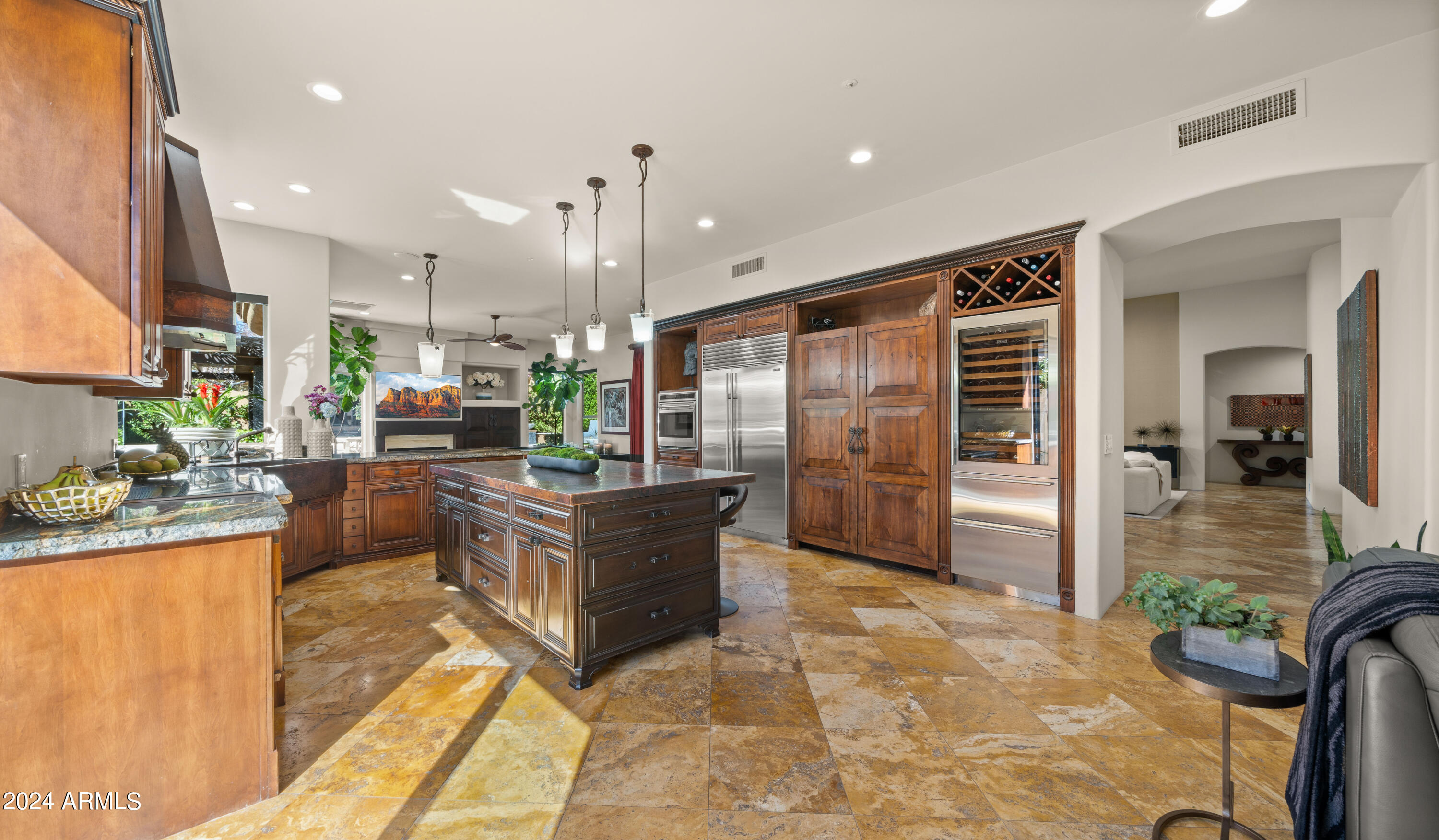 8942 E CALLE DE LAS BRISAS --