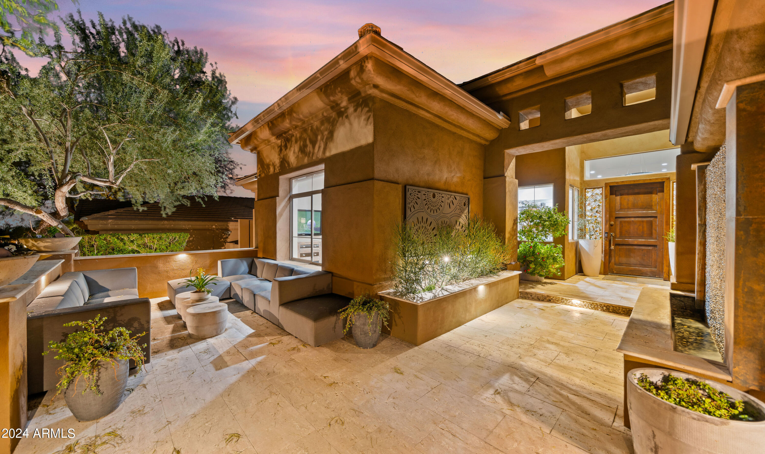8942 E CALLE DE LAS BRISAS --
