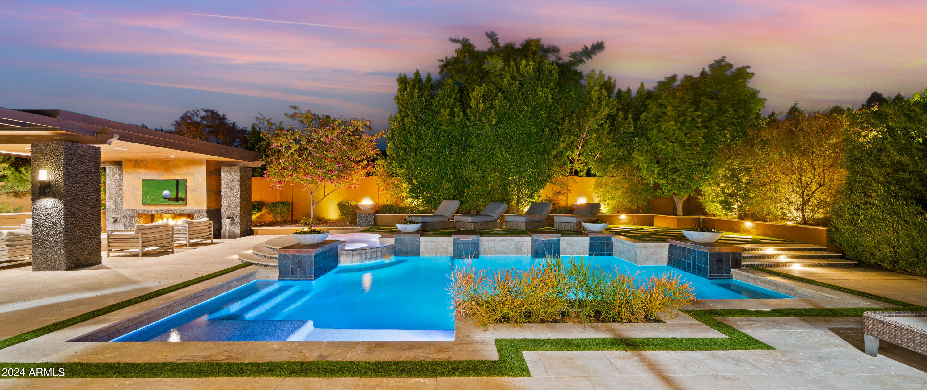 8942 E CALLE DE LAS BRISAS --