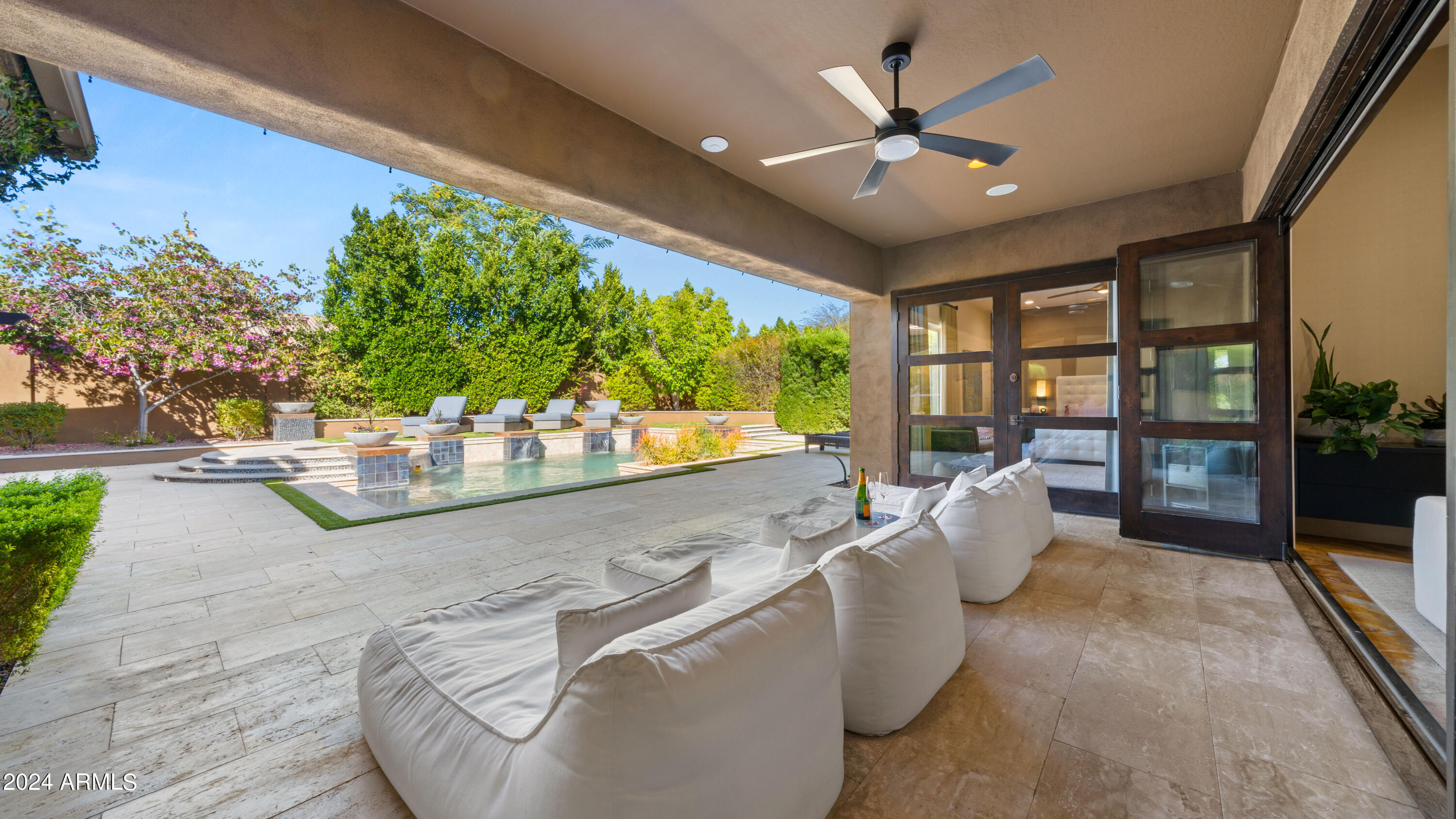 8942 E CALLE DE LAS BRISAS --