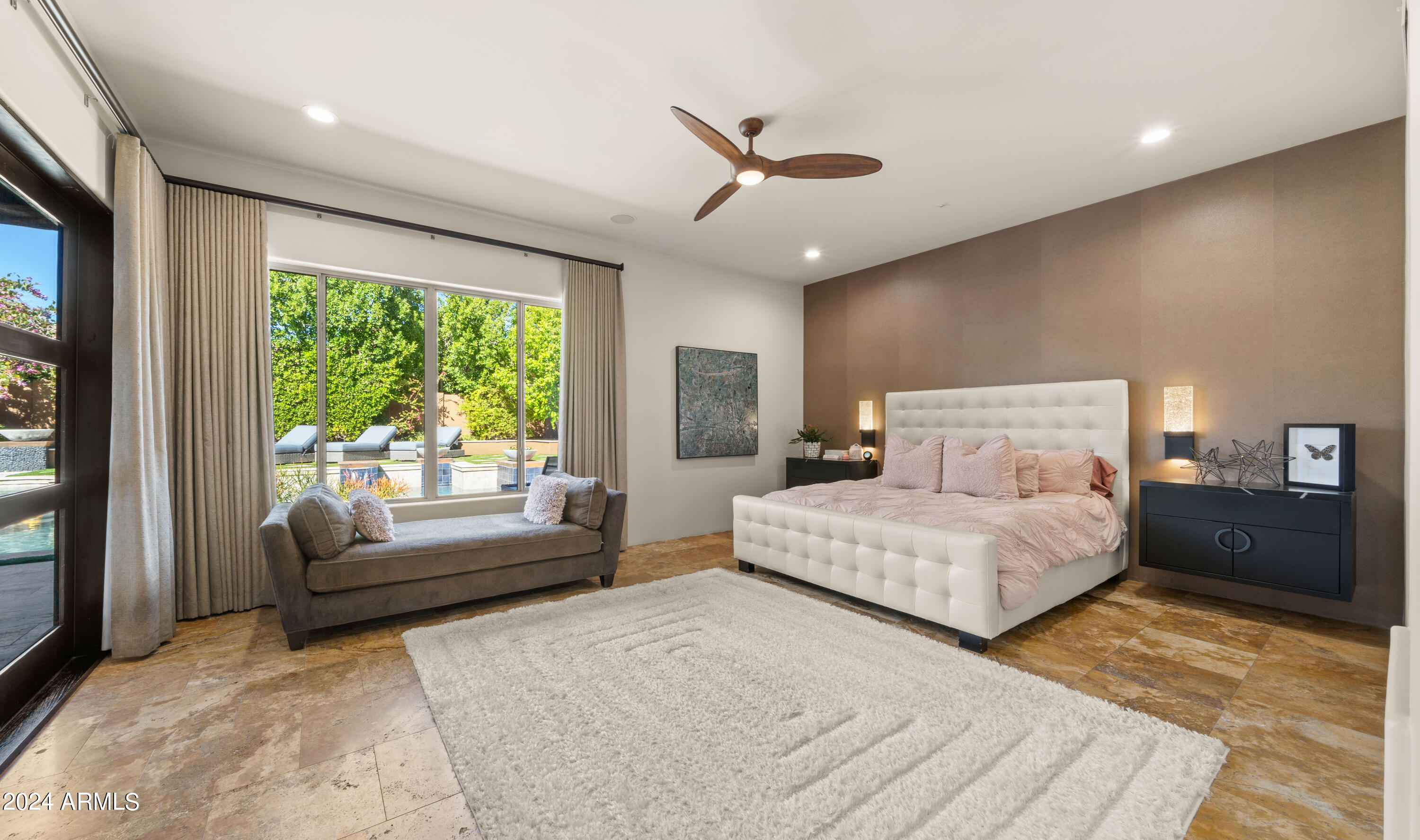 8942 E CALLE DE LAS BRISAS --