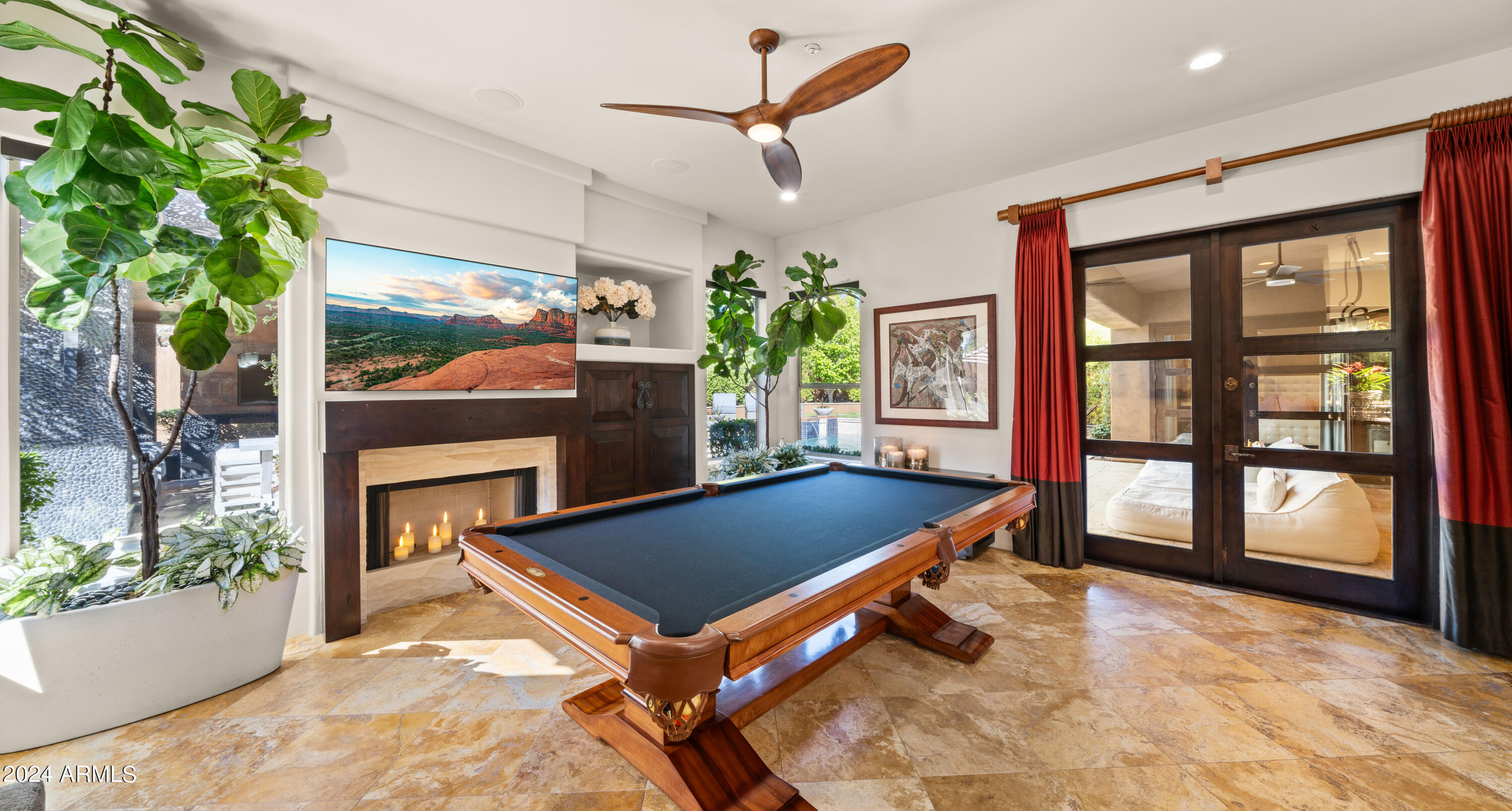 8942 E CALLE DE LAS BRISAS --