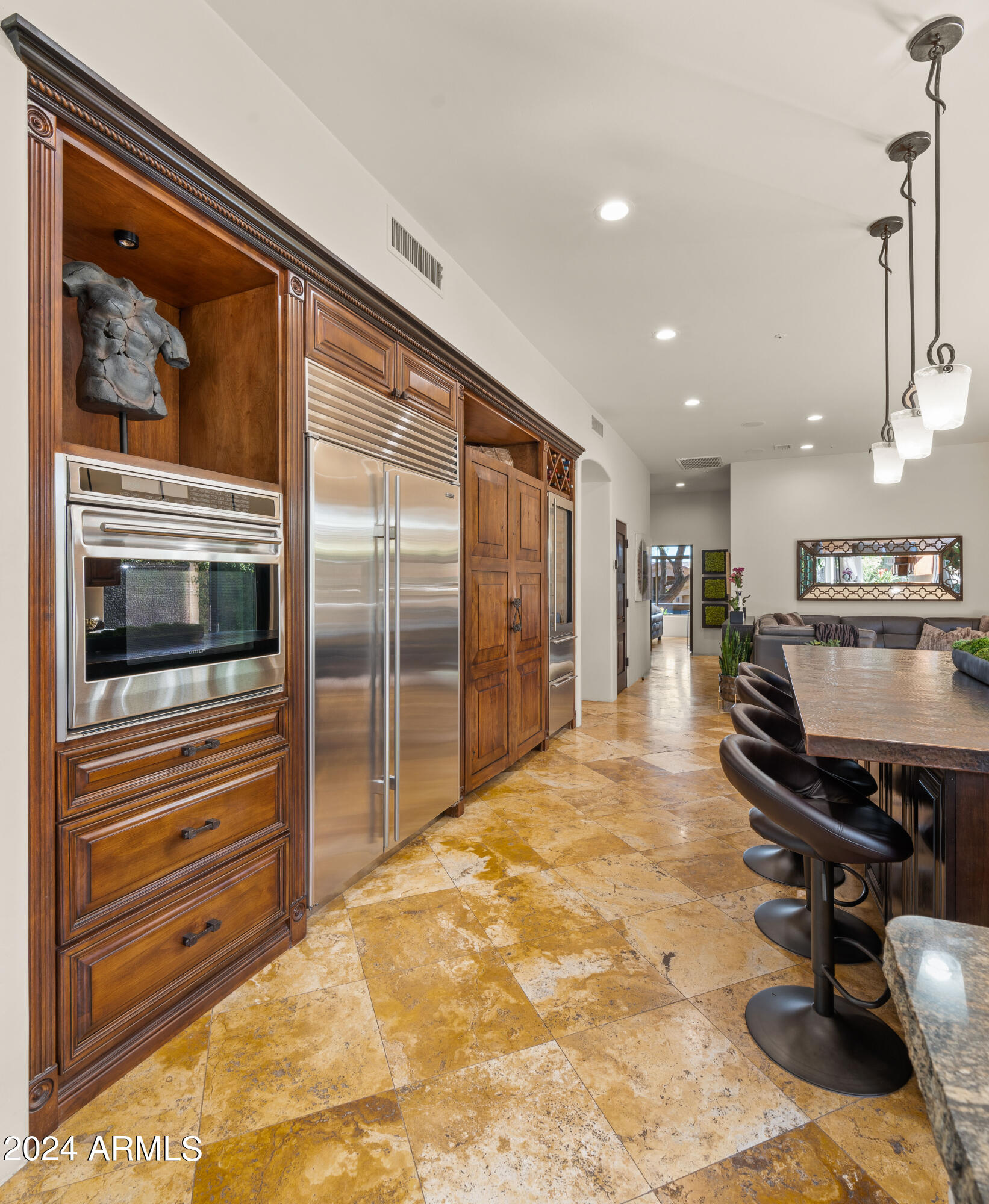 8942 E CALLE DE LAS BRISAS --