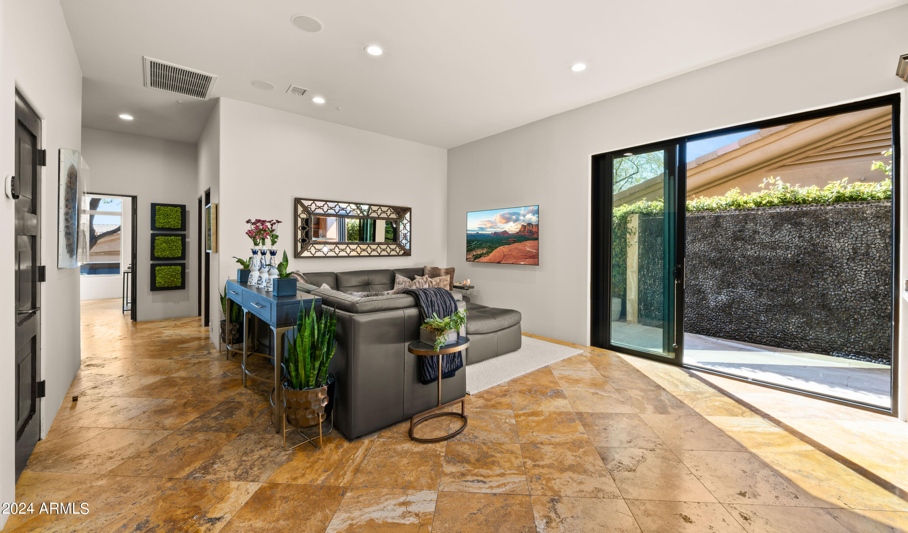 8942 E CALLE DE LAS BRISAS --