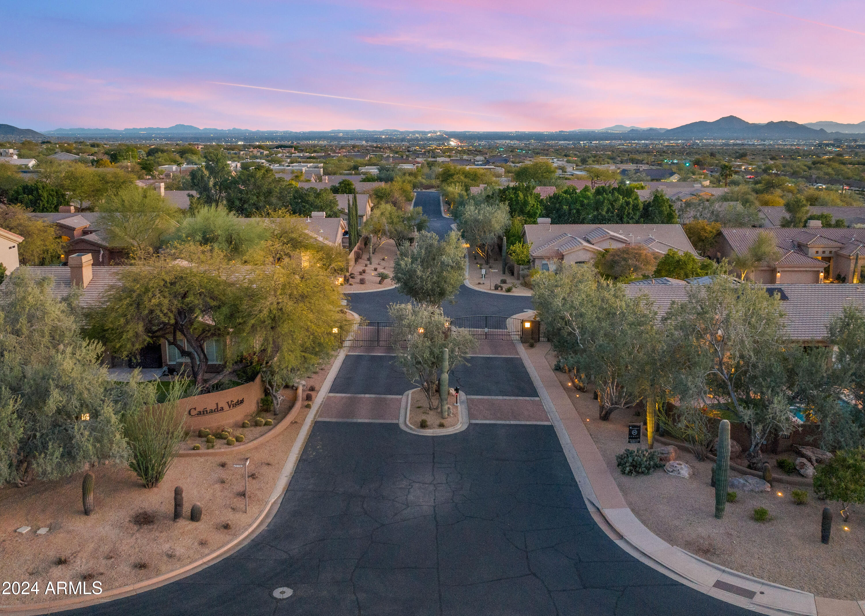 8942 E CALLE DE LAS BRISAS --