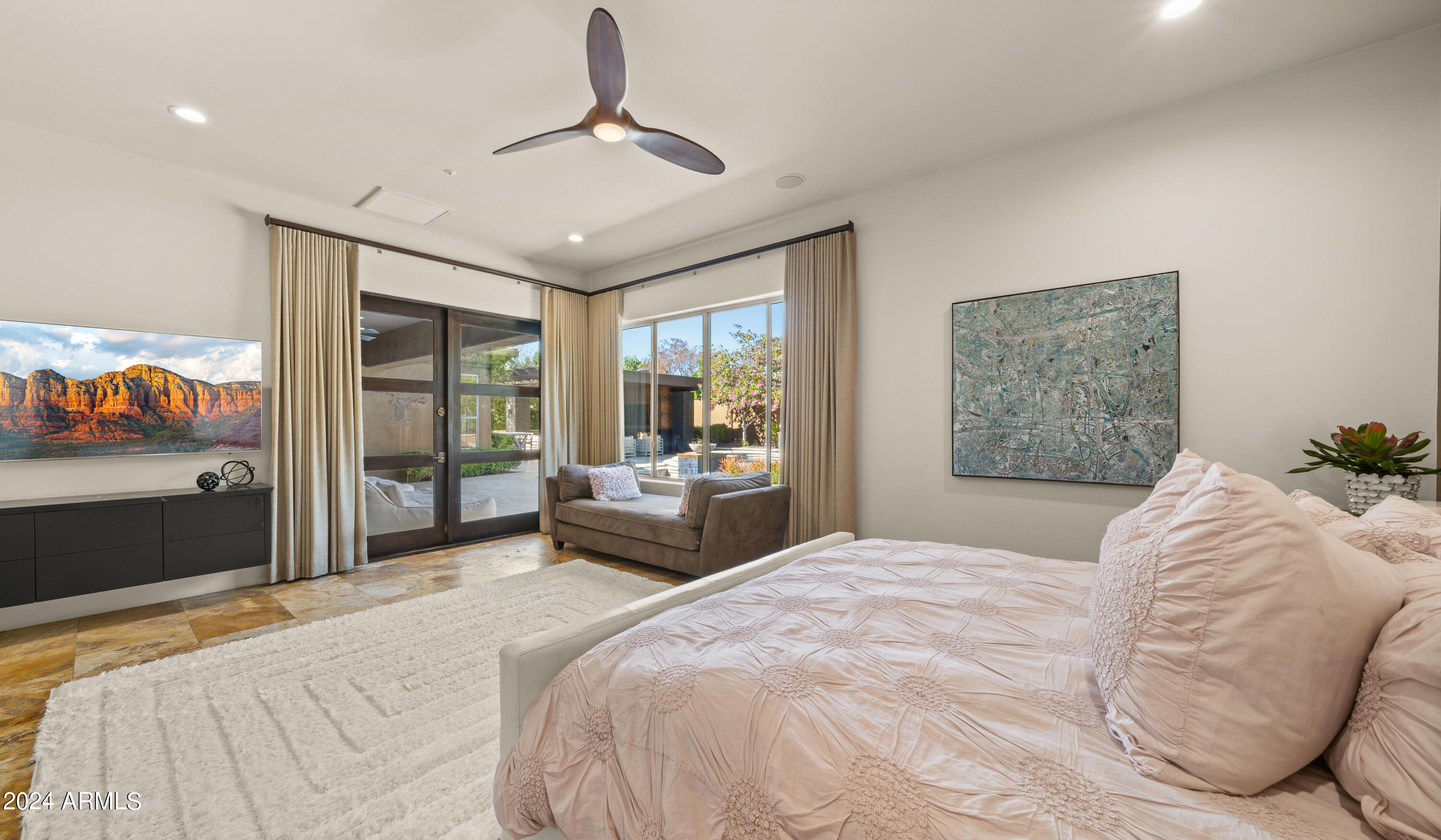 8942 E CALLE DE LAS BRISAS --