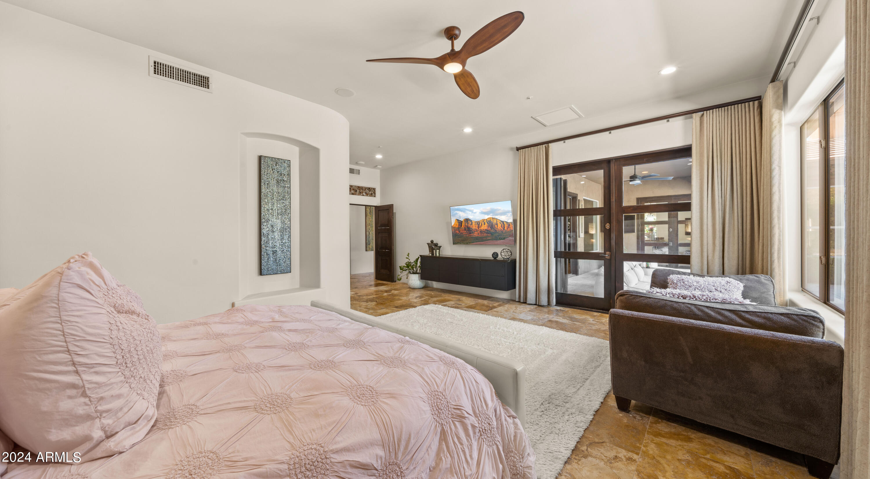 8942 E CALLE DE LAS BRISAS --