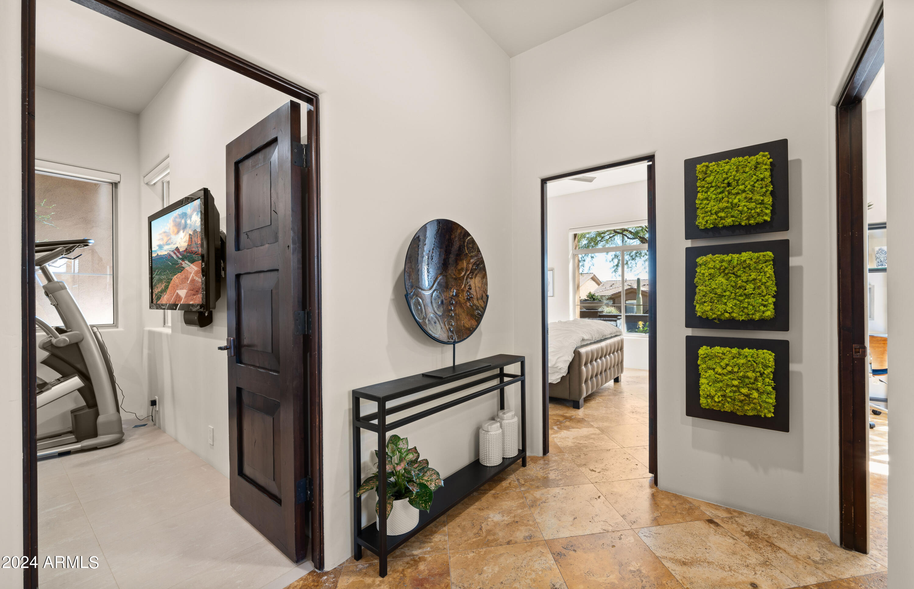 8942 E CALLE DE LAS BRISAS --