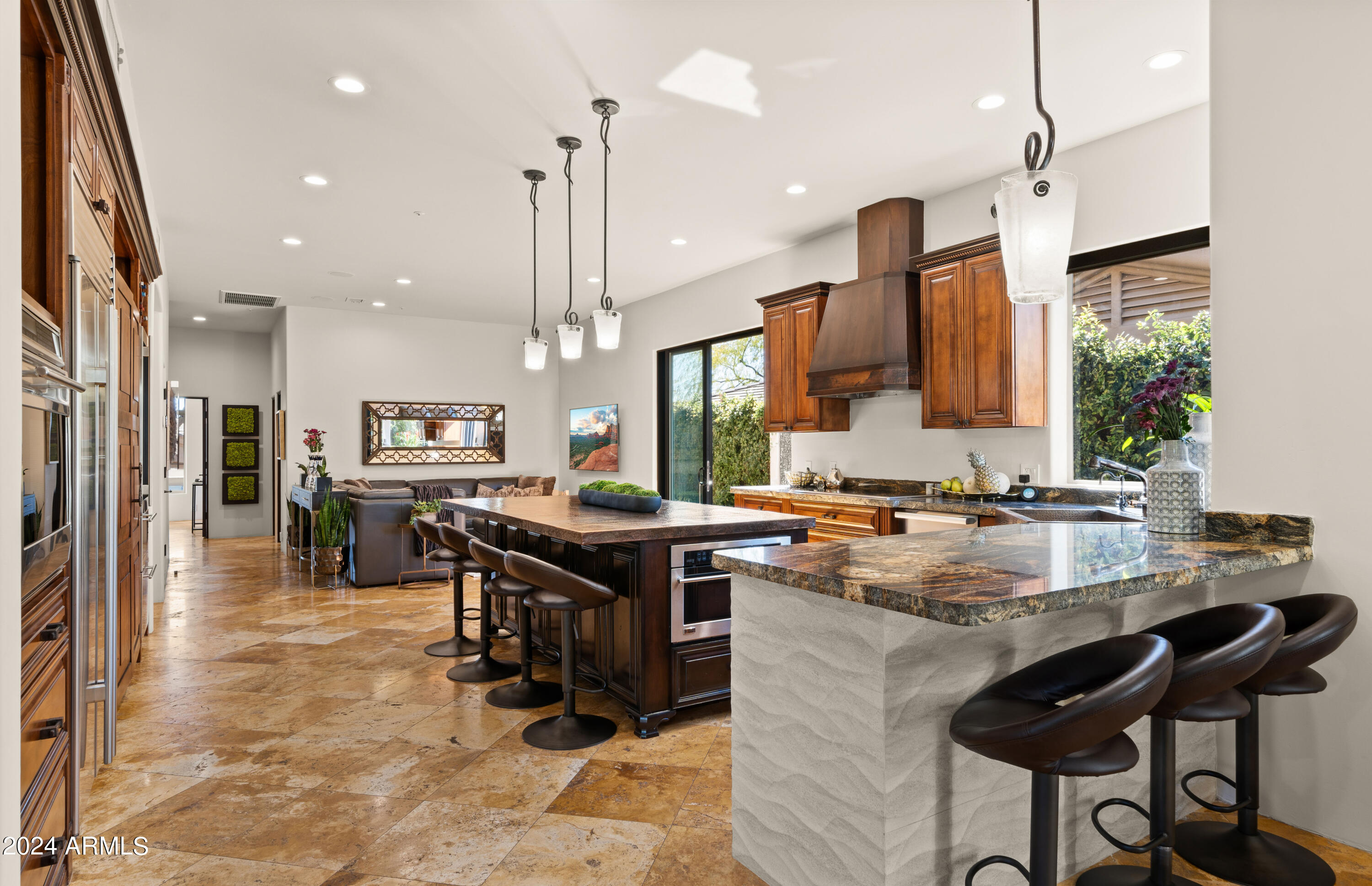8942 E CALLE DE LAS BRISAS --
