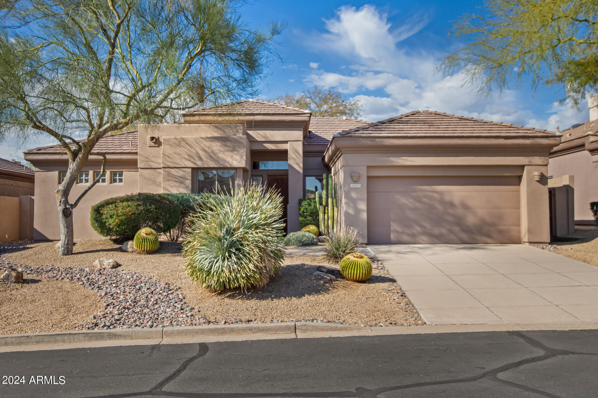 6924 E MIGHTY SAGUARO Way