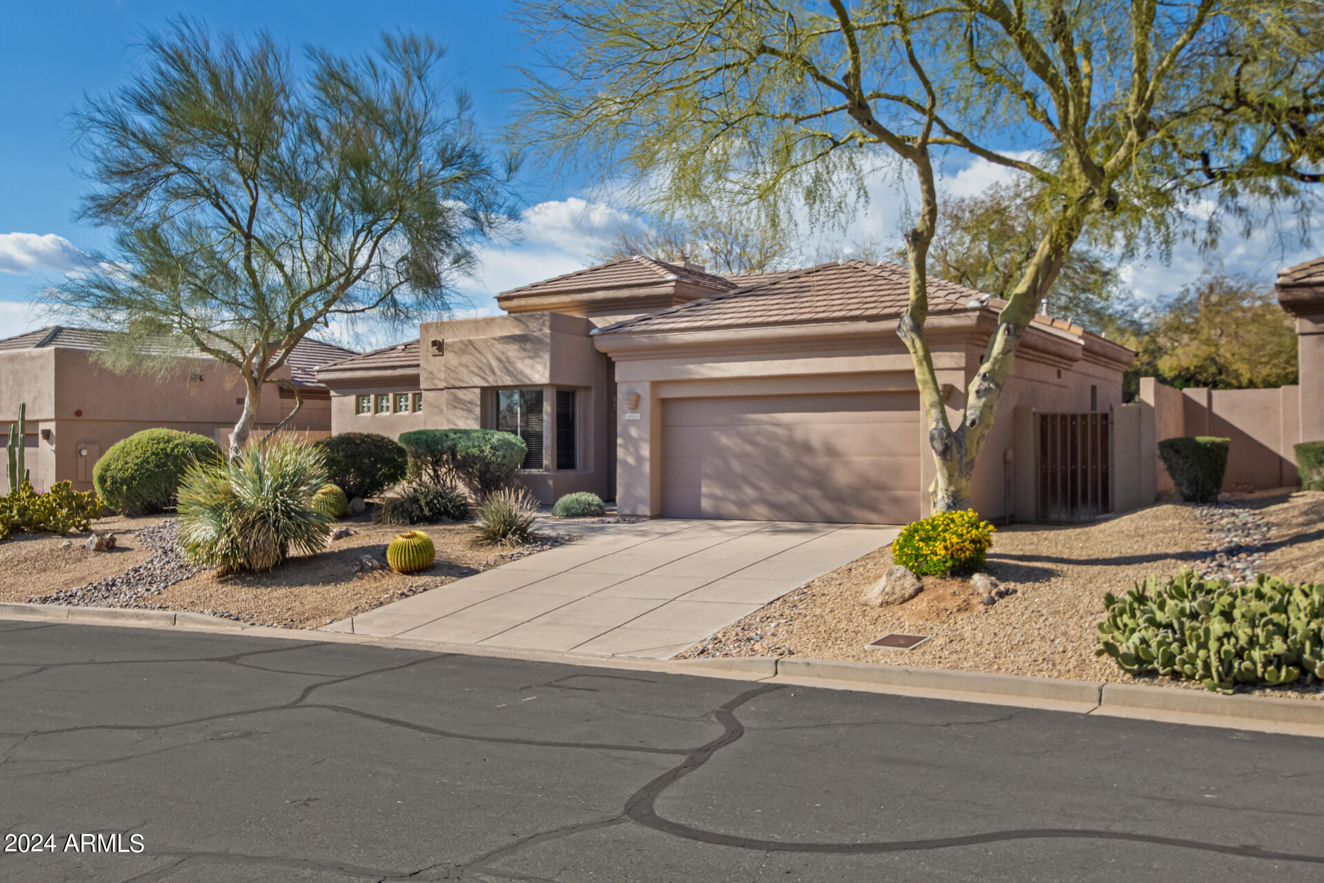 6924 E MIGHTY SAGUARO Way