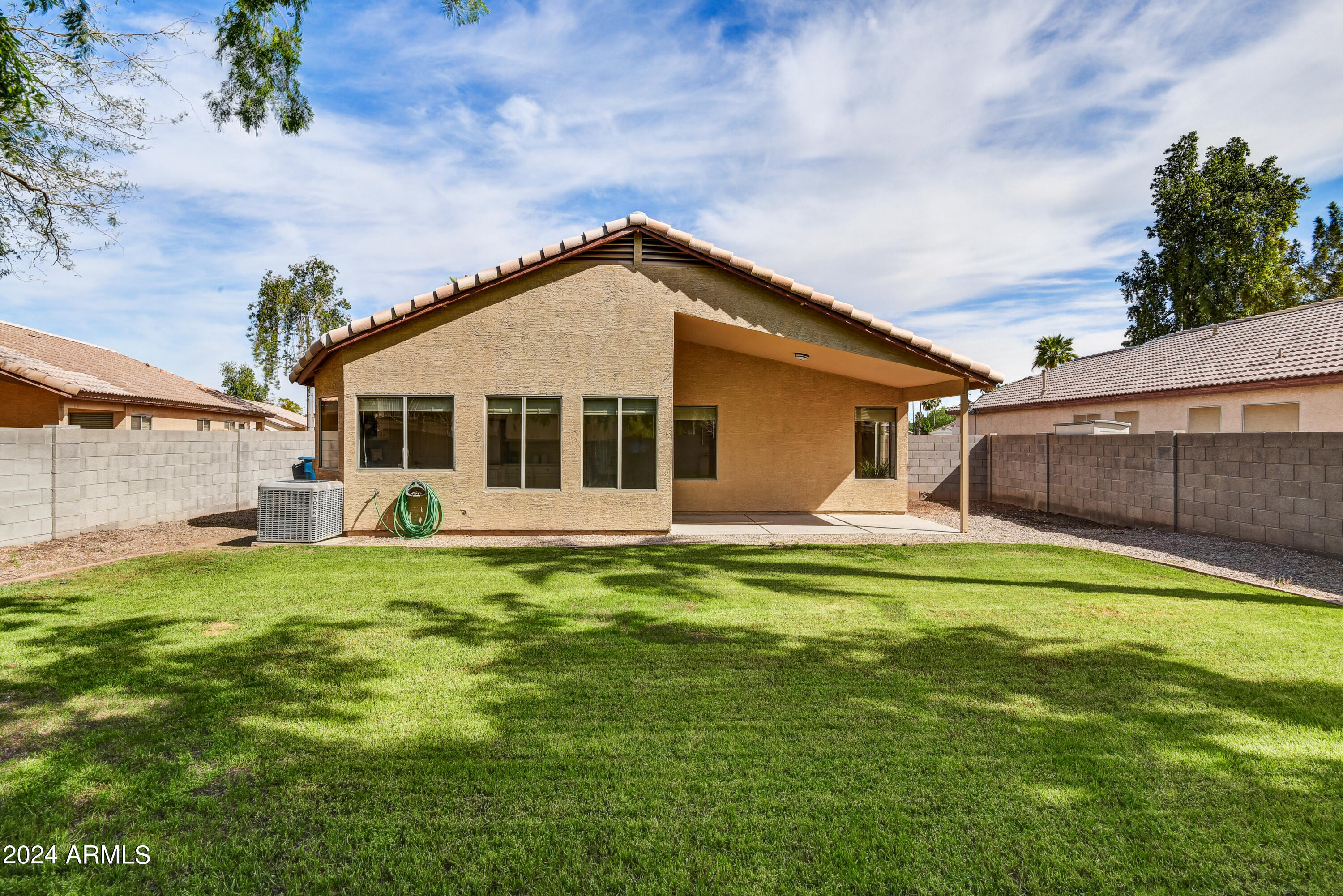 2145 E CATCLAW Street