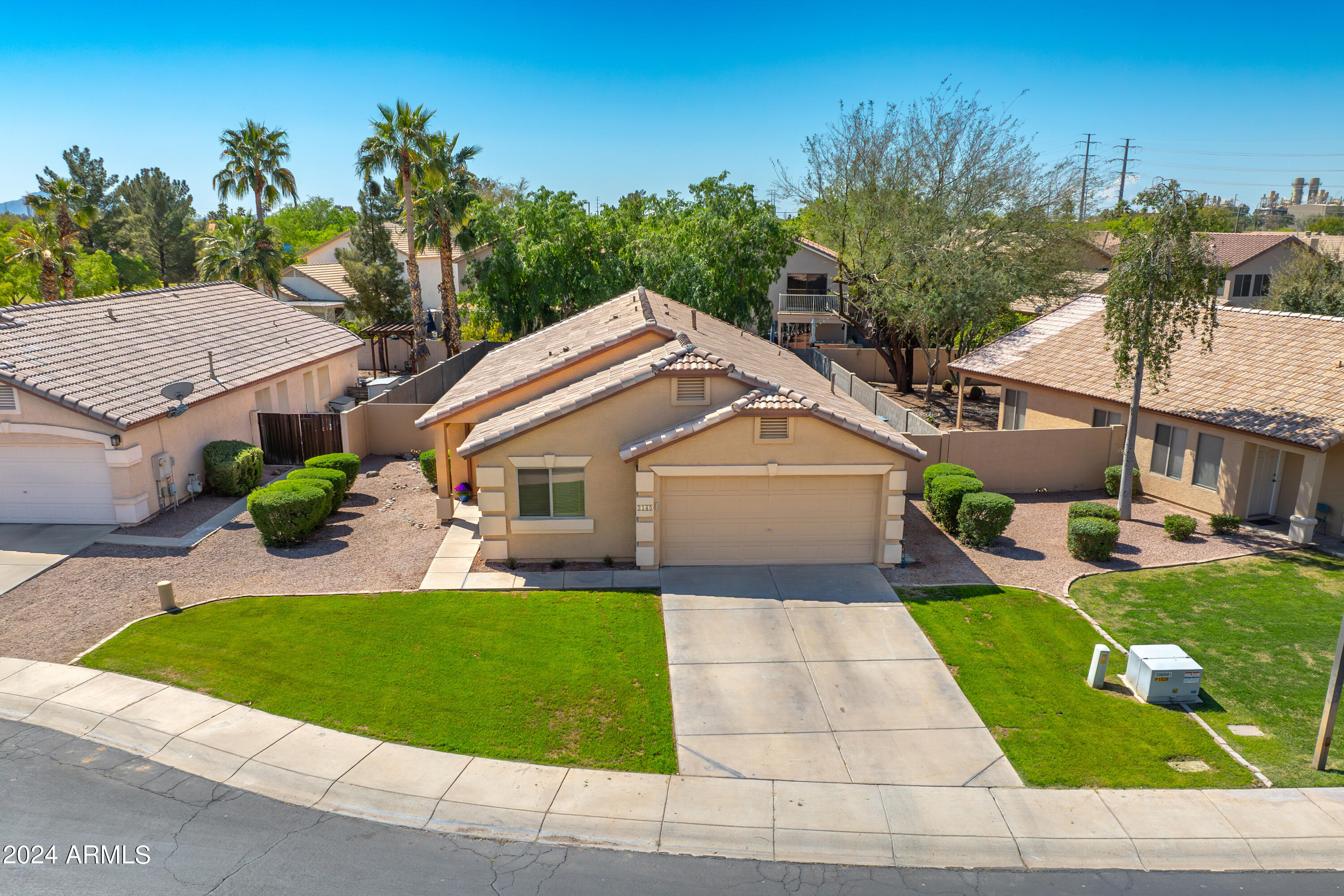 2145 E CATCLAW Street