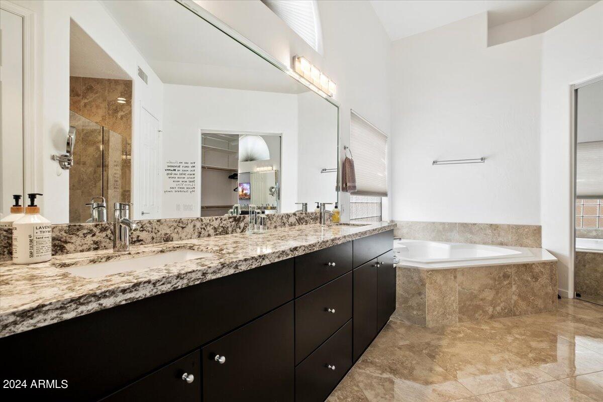 5319 E Woodridge Drive