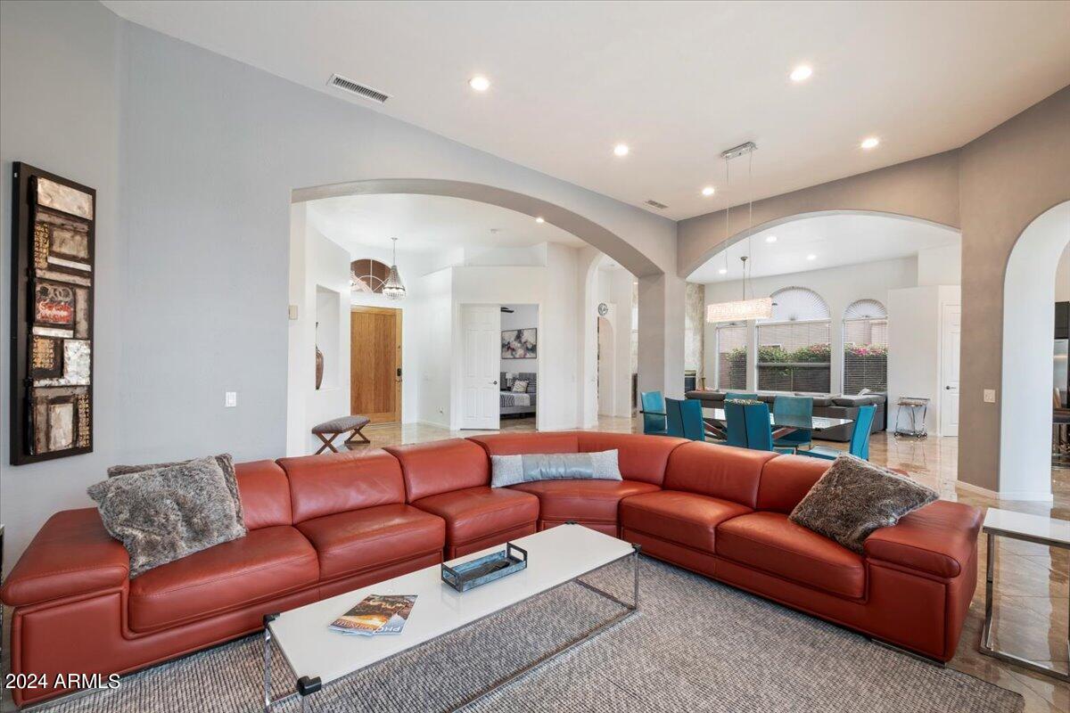 5319 E Woodridge Drive