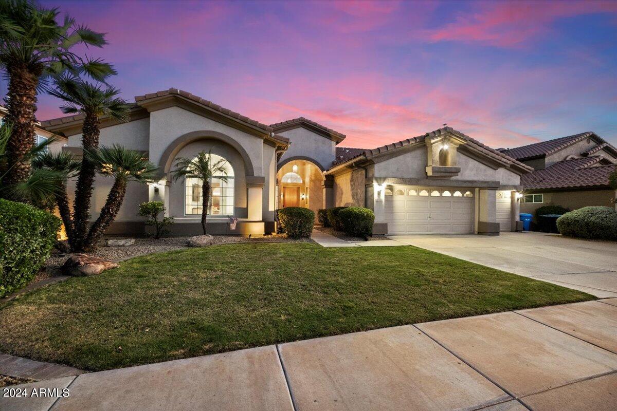 5319 E Woodridge Drive