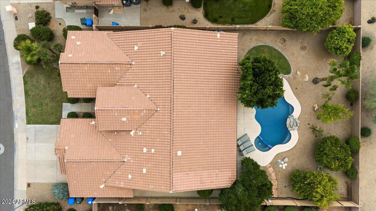 5319 E Woodridge Drive