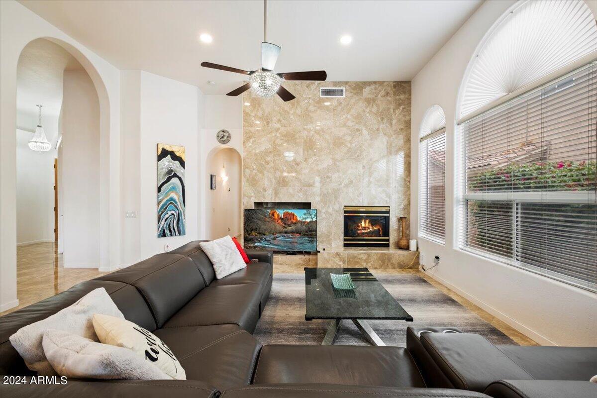 5319 E Woodridge Drive