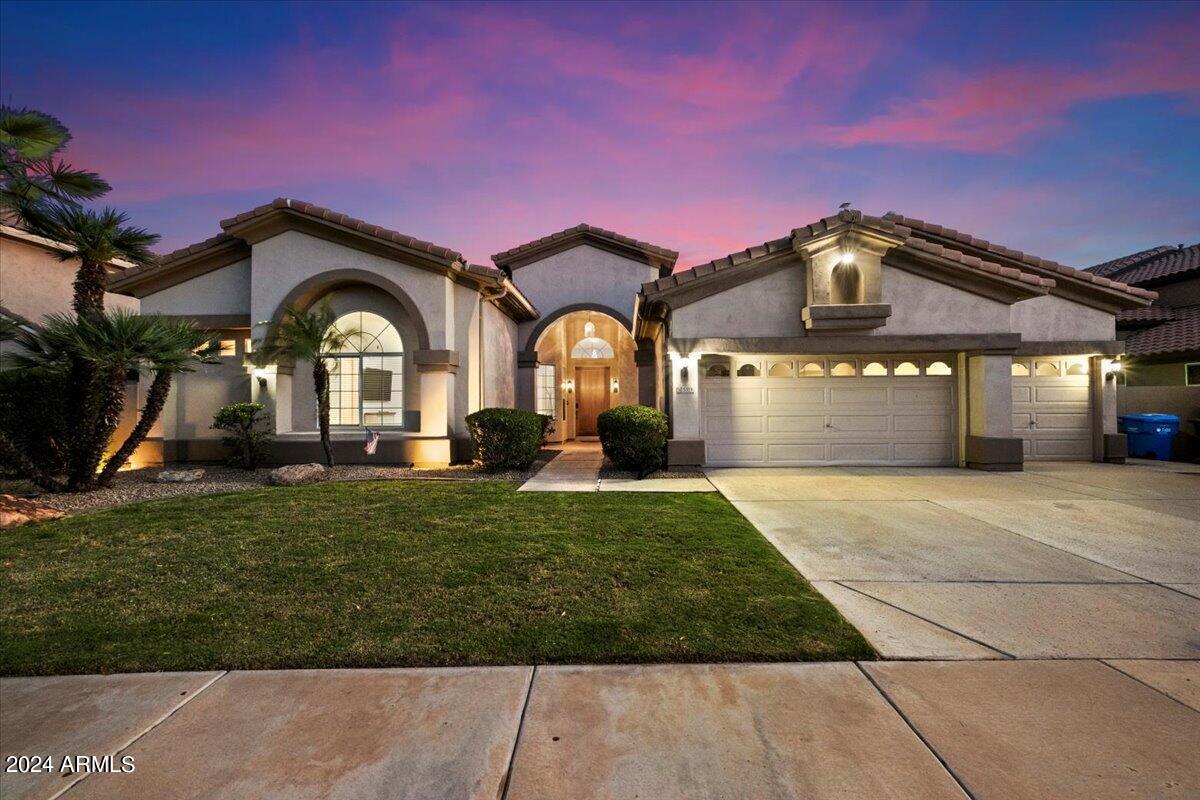 5319 E Woodridge Drive