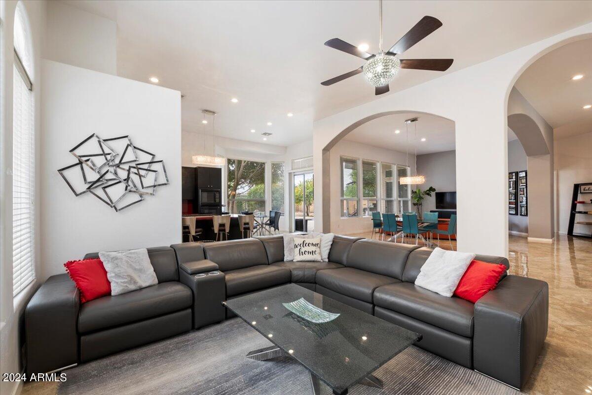 5319 E Woodridge Drive
