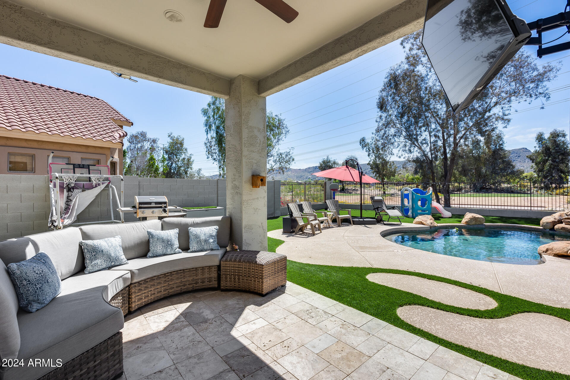 2431 E FREMONT Road