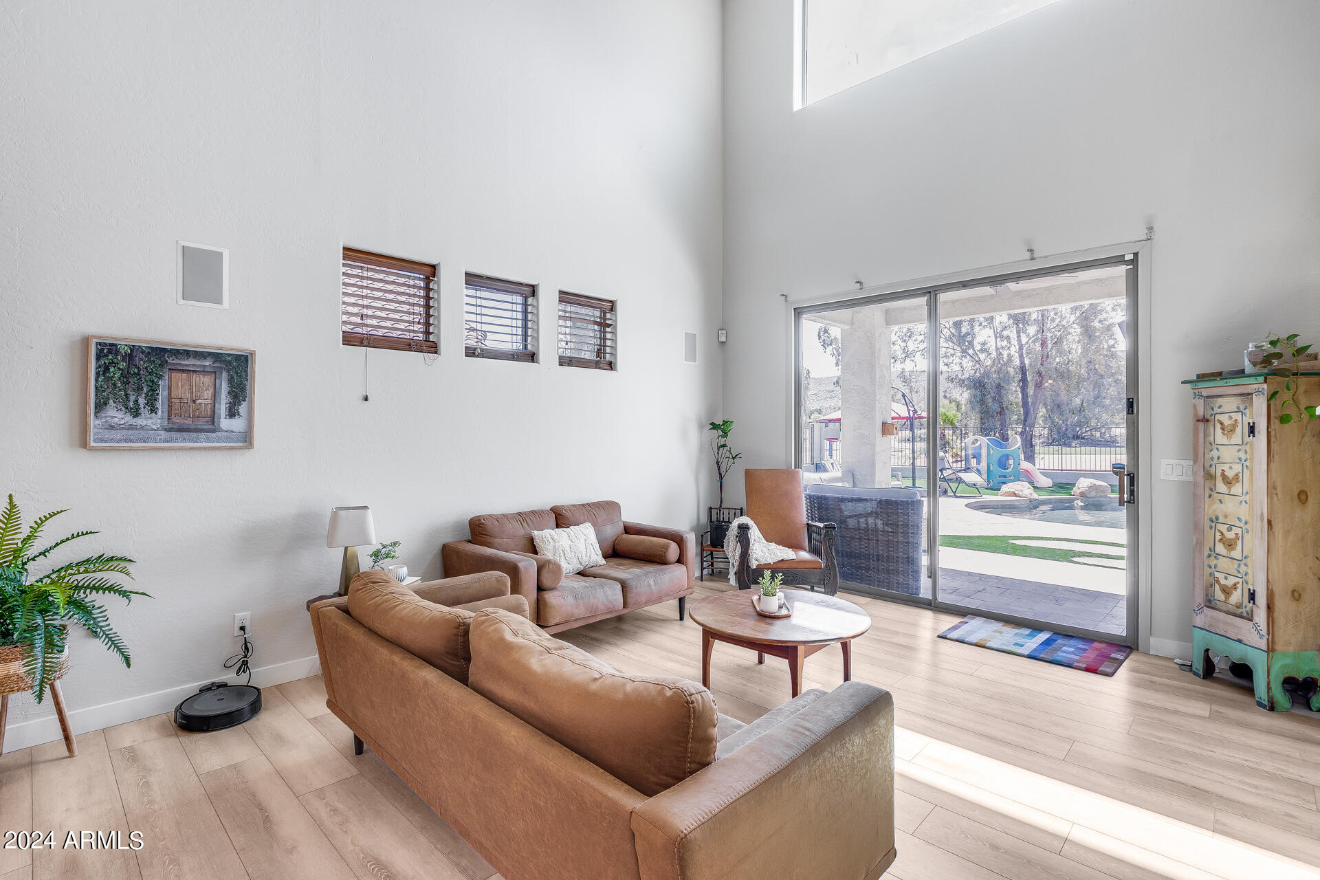 2431 E FREMONT Road