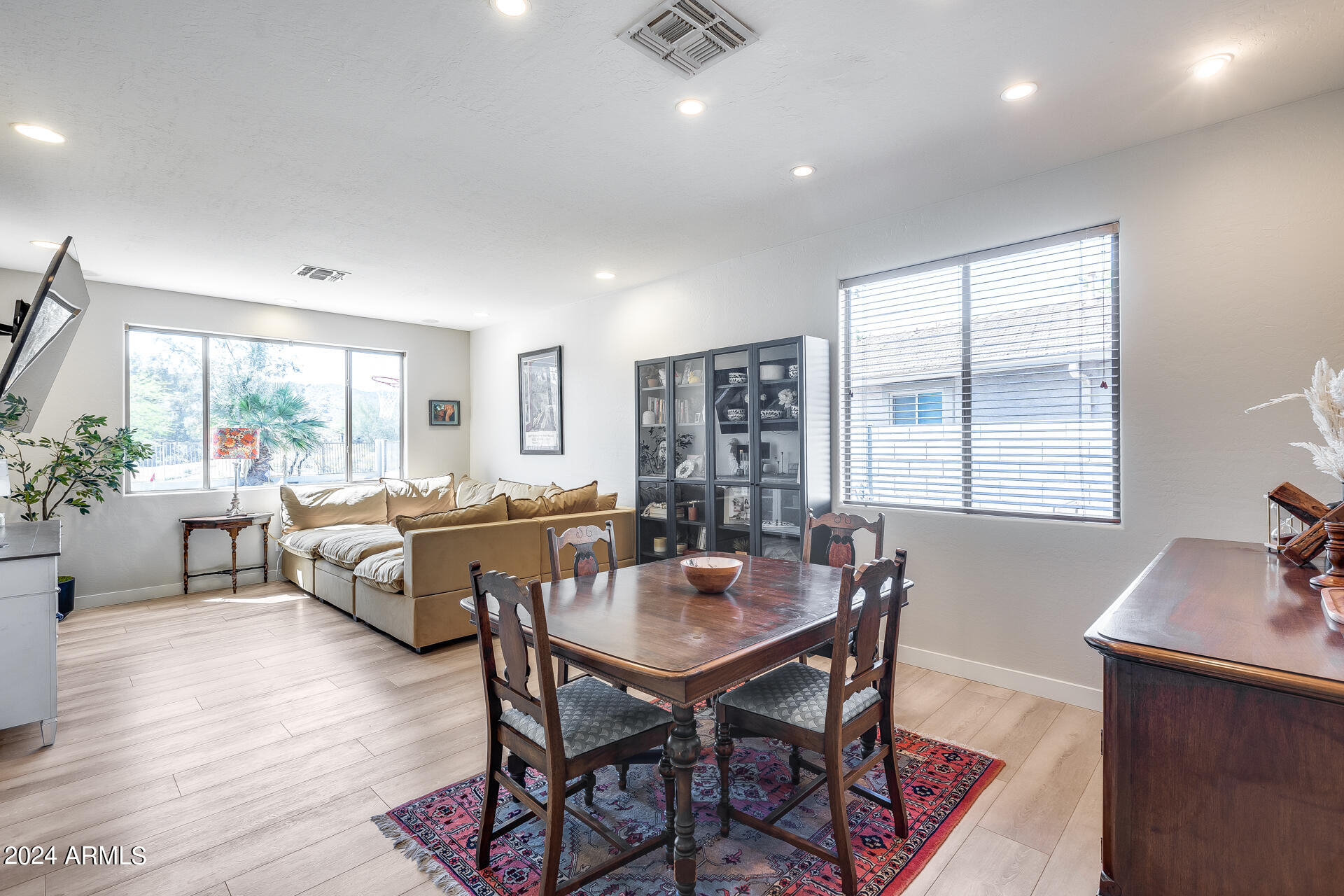 2431 E FREMONT Road