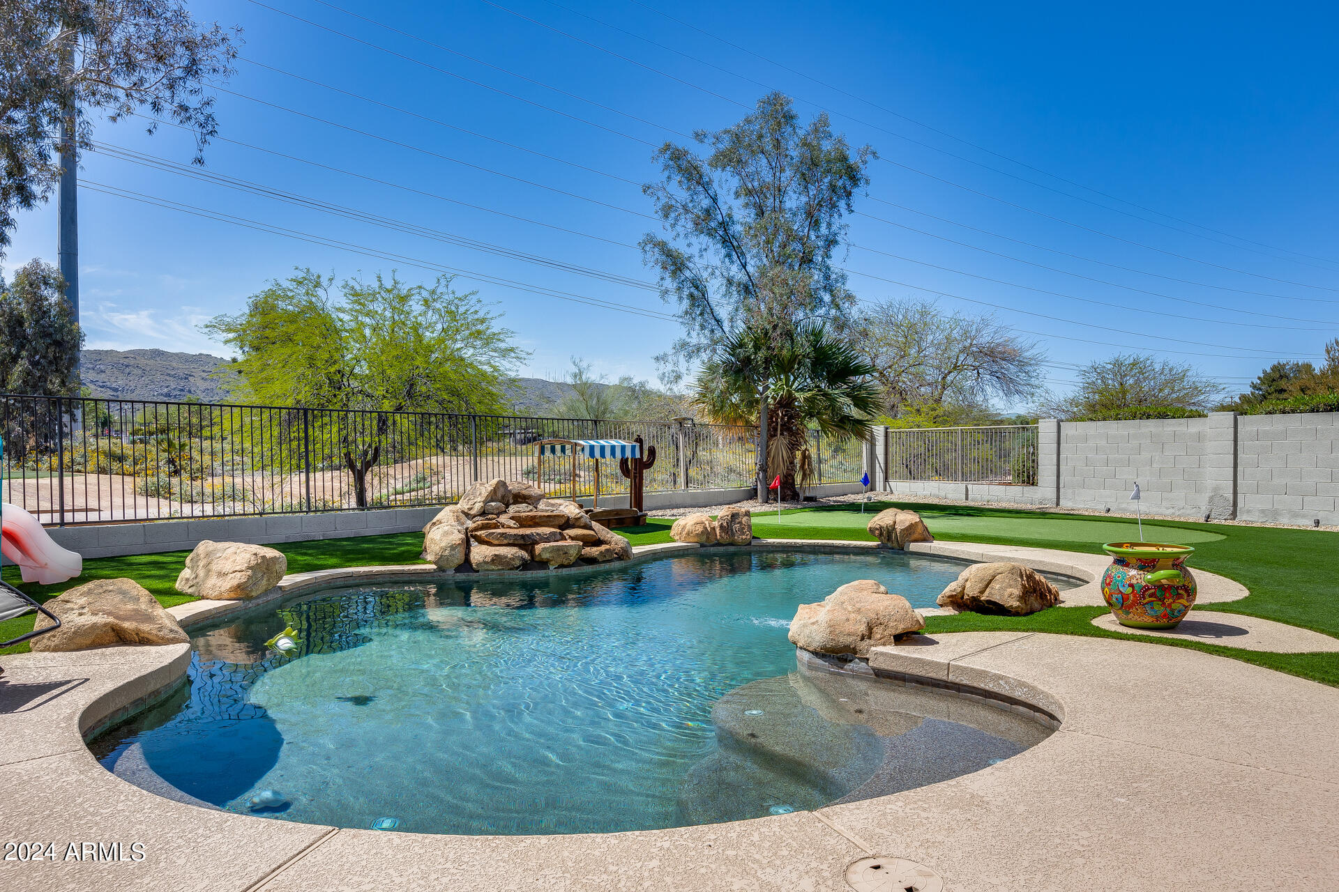 2431 E FREMONT Road
