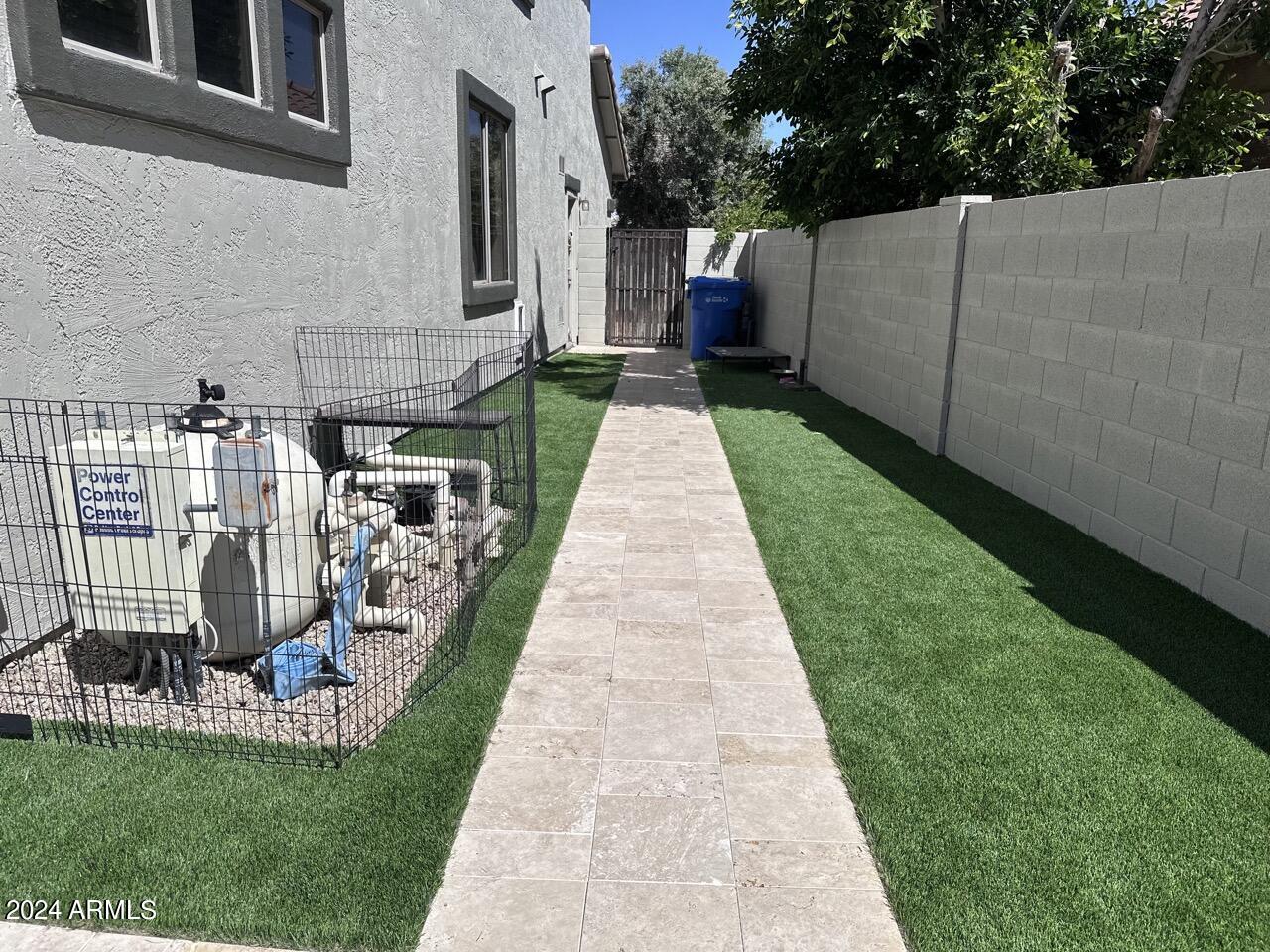 2431 E FREMONT Road