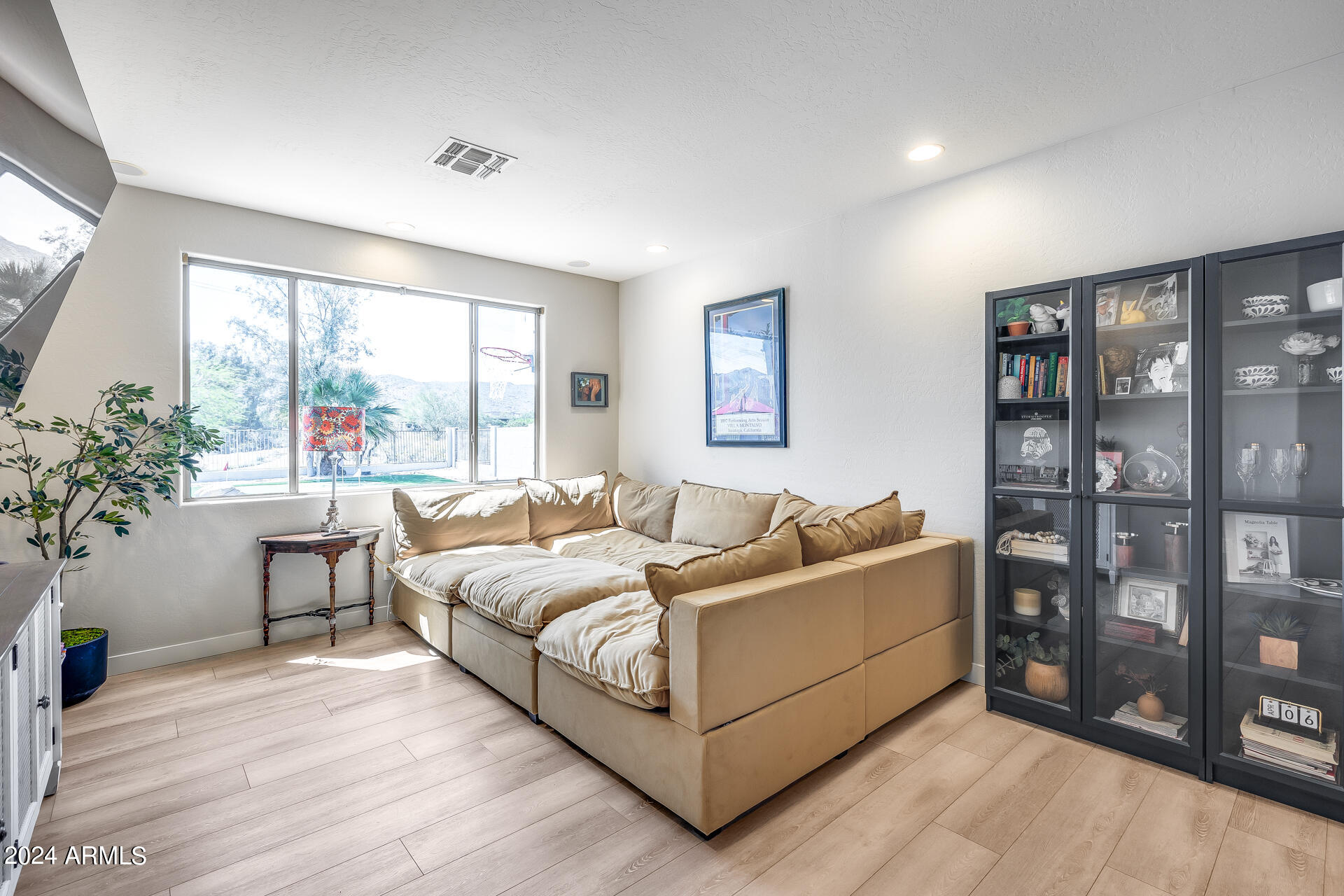 2431 E FREMONT Road