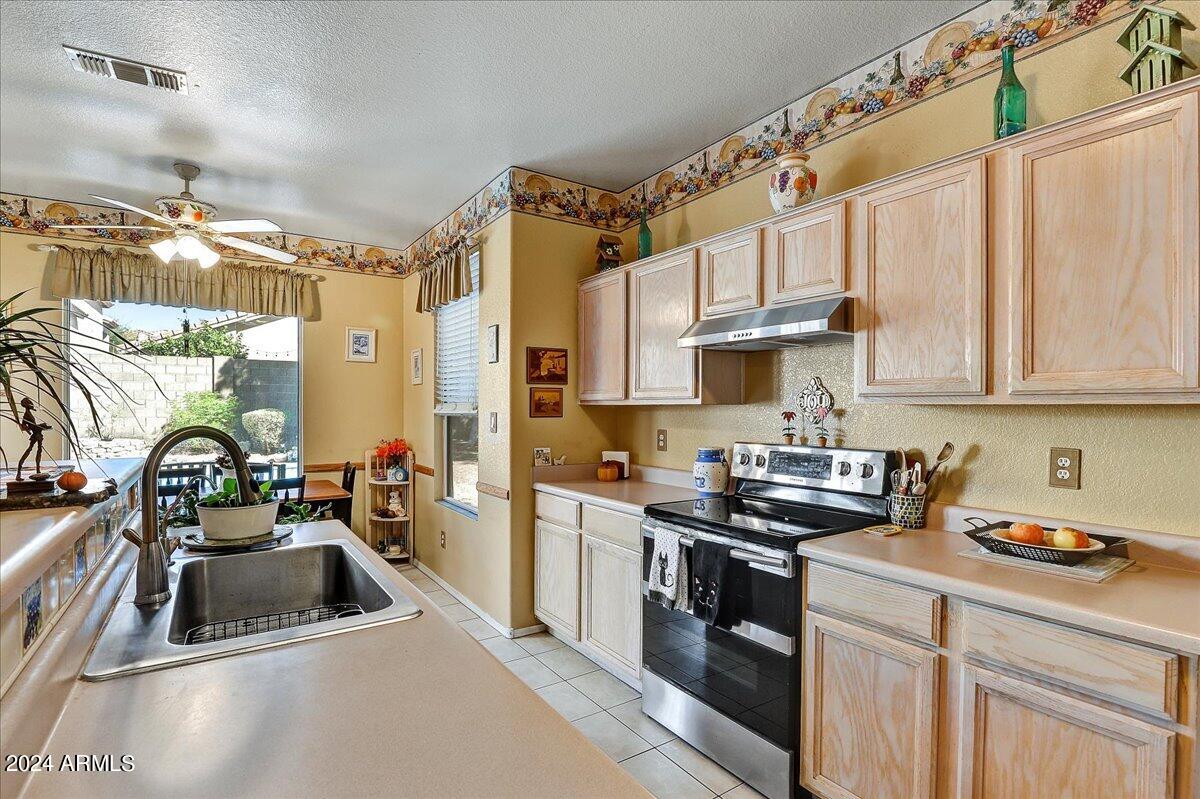 1018 E SILVERWOOD Drive