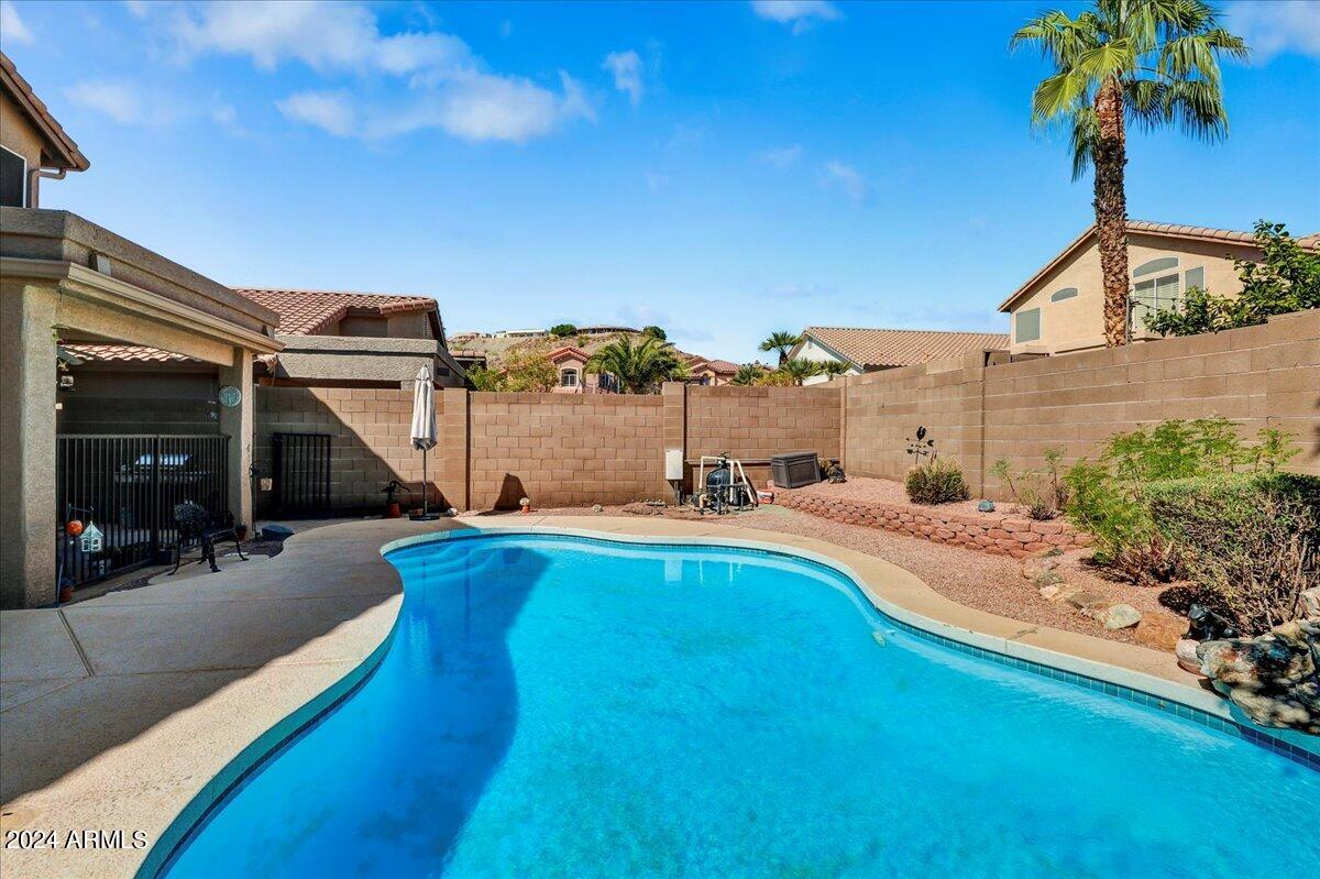 1018 E SILVERWOOD Drive