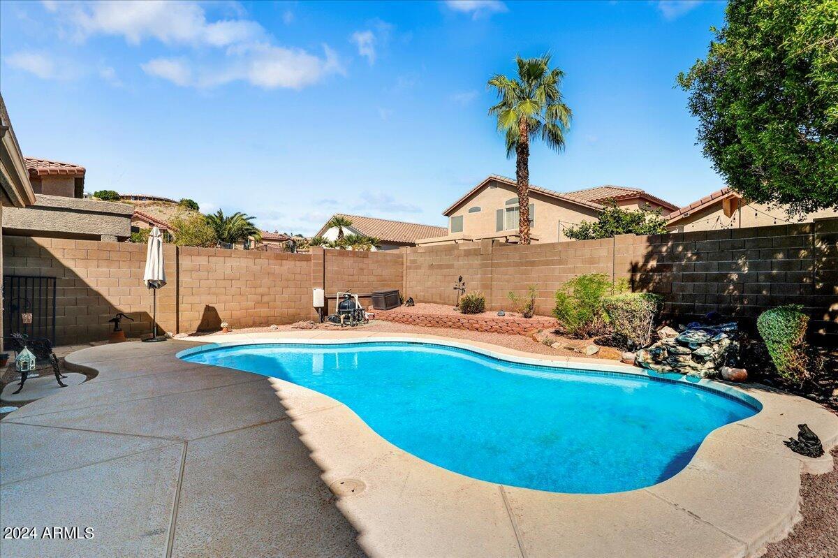 1018 E SILVERWOOD Drive
