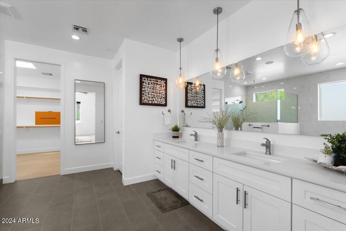 3801 E HEATHERBRAE Drive